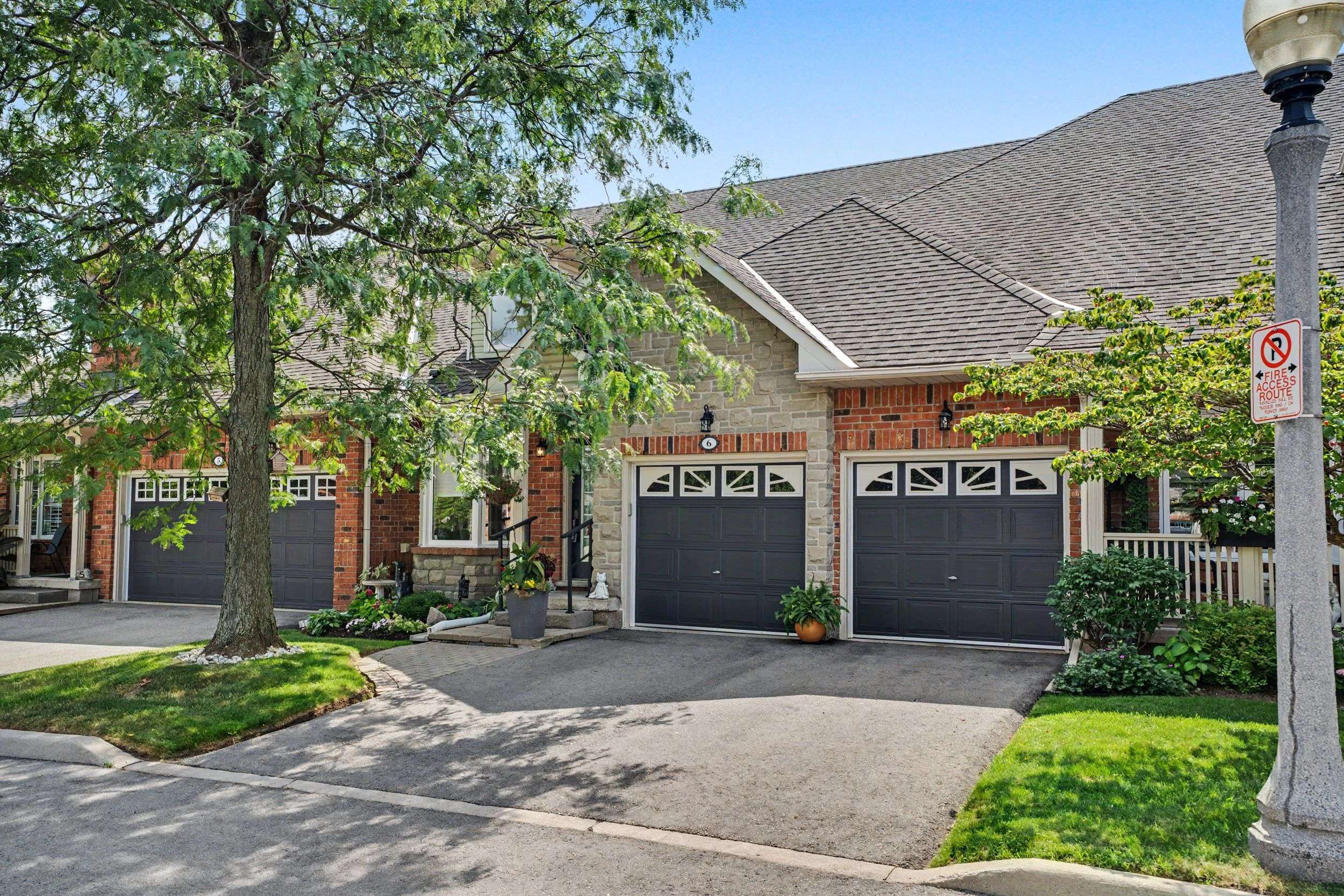 1275 Stephenson DR #6, Burlington, ON L7S 2M2