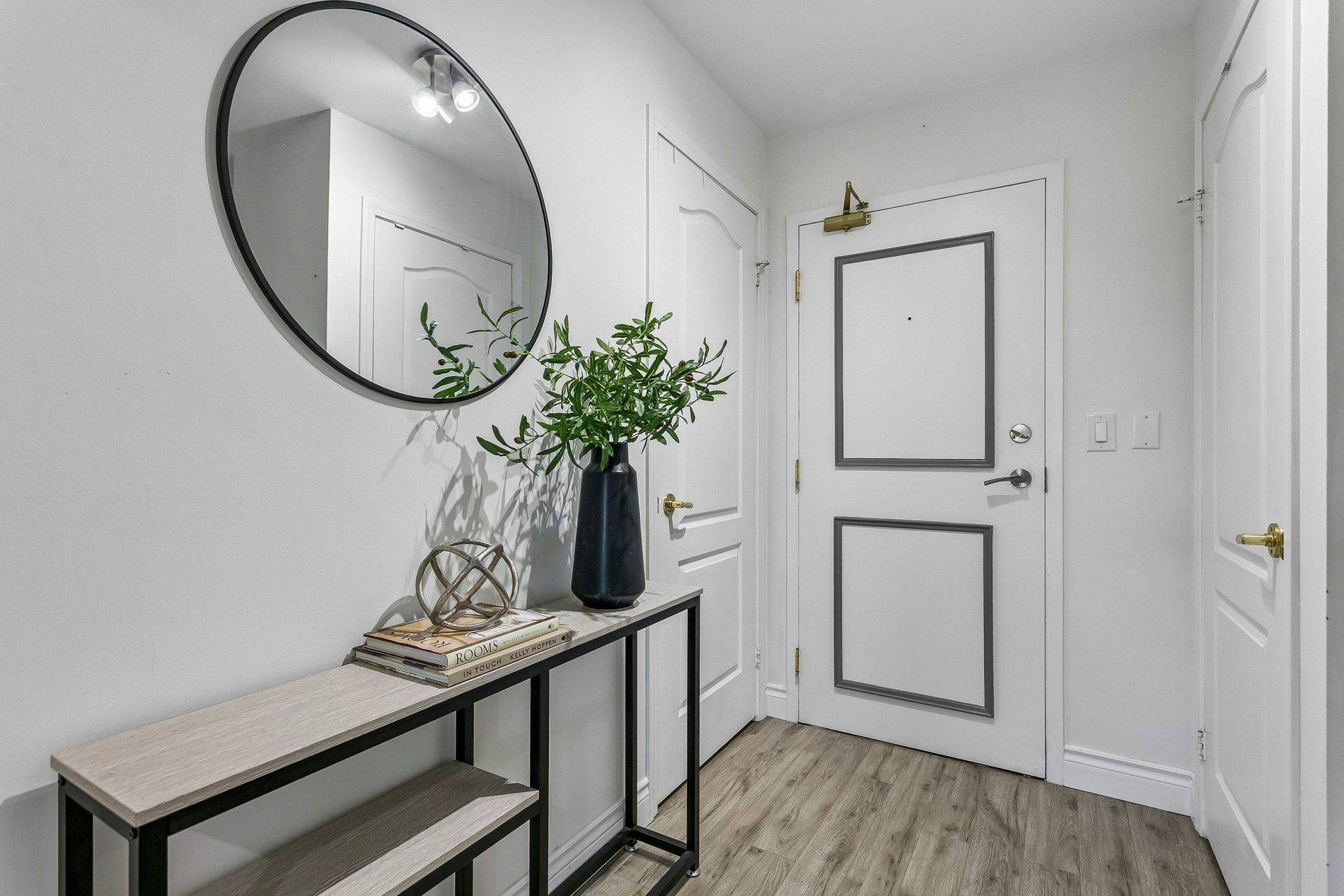 1150 PARKWEST PL #307, Mississauga, ON L5E 3K4