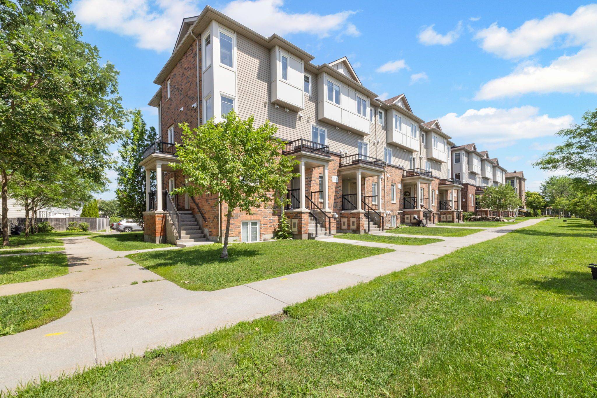3415 Cambrian RD, Barrhaven, ON K2J 1S3