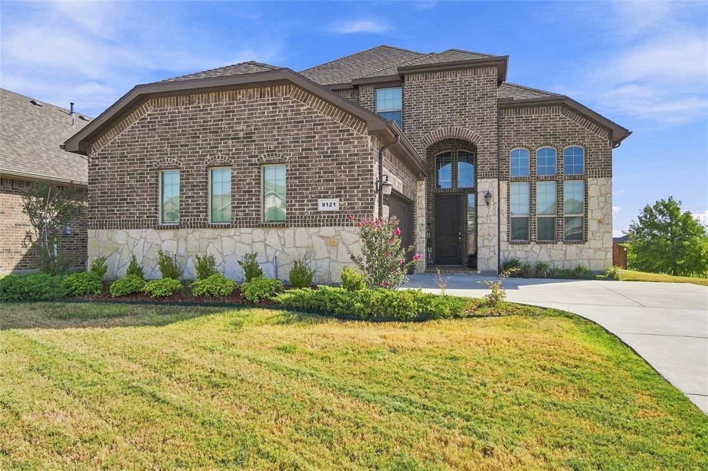 8121 Loretta Day Drive, Arlington, TX 76002