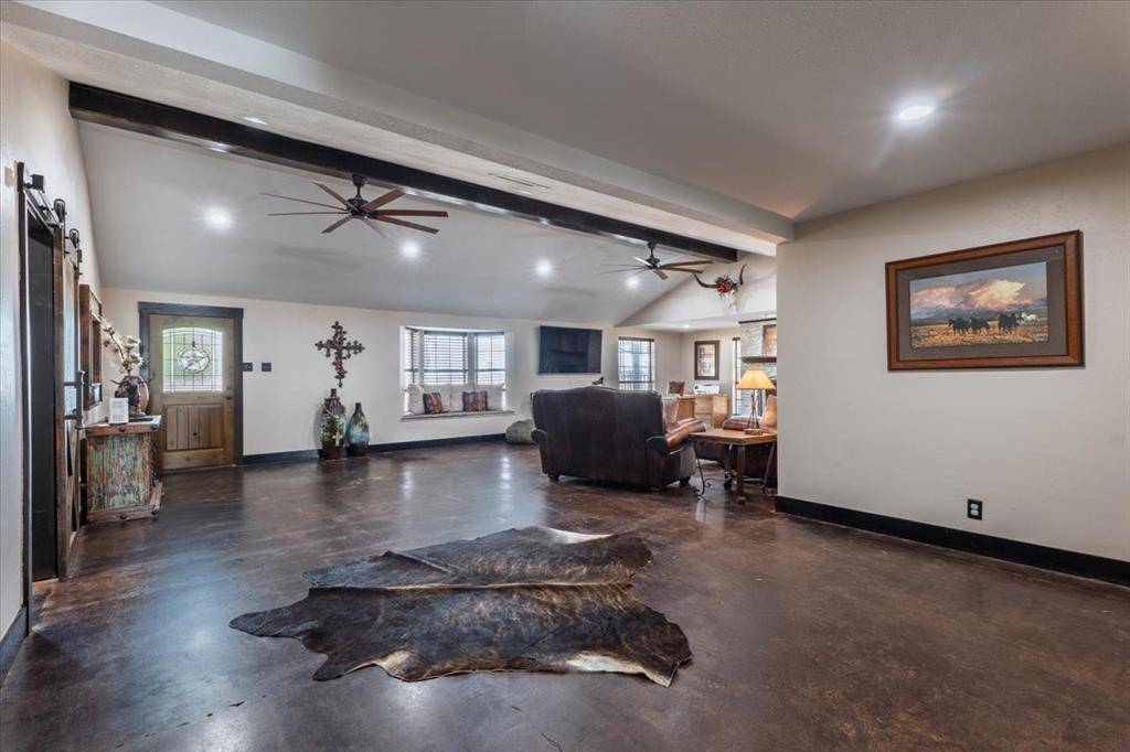 820 Walker Lane, Brock, TX 76066