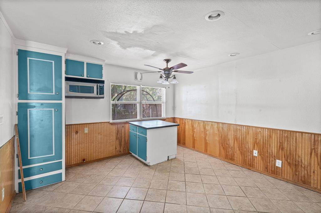 756 Thomas Avenue, Hurst, TX 76053