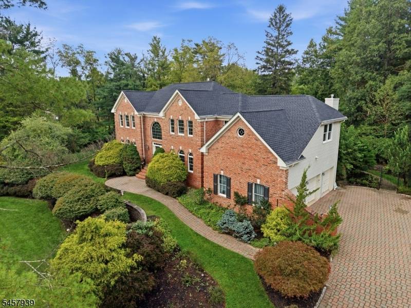 6 Oakridge Rd, Clinton Twp., NJ 08801