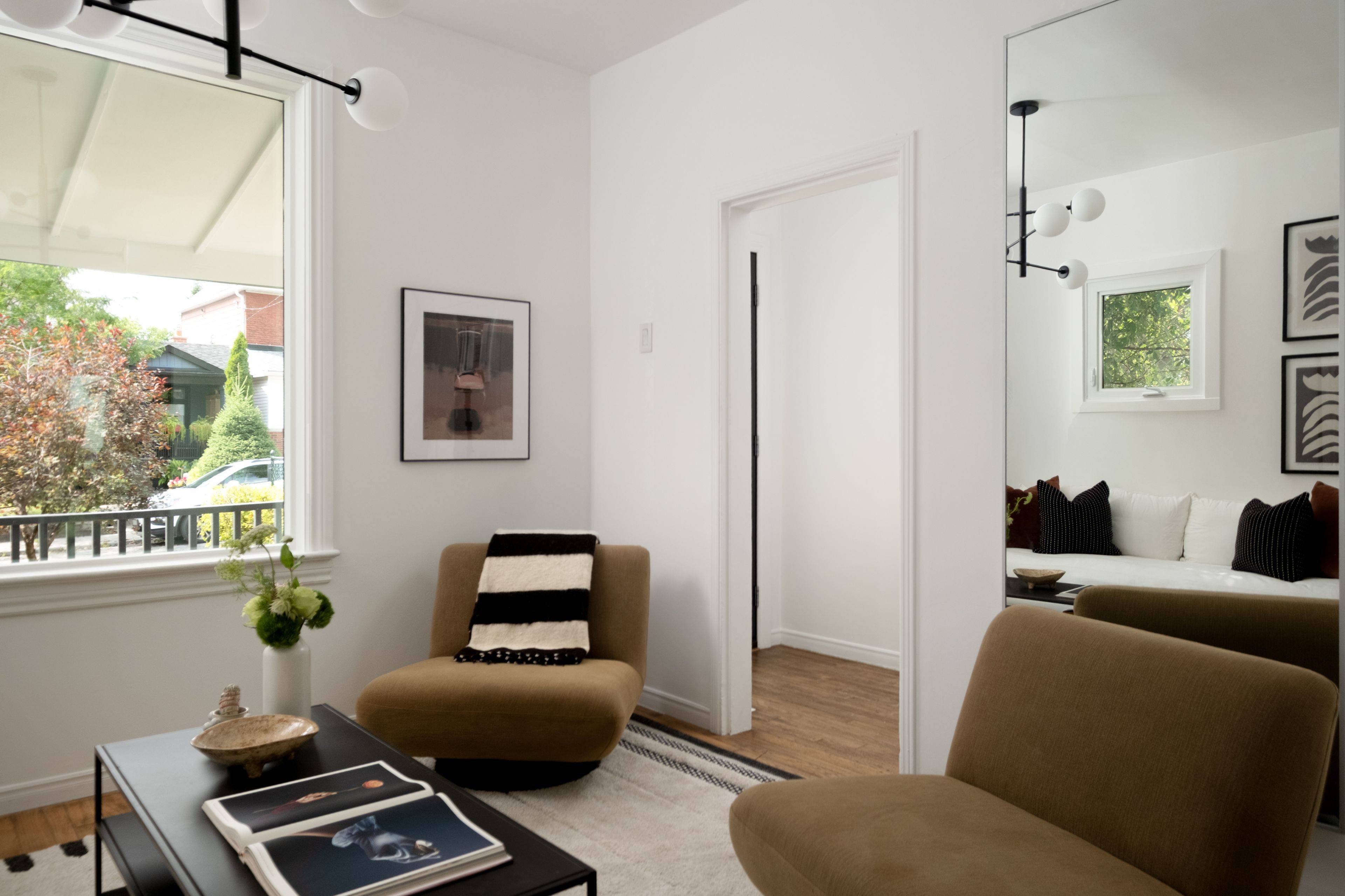29 Bushell AVE, Toronto E01, ON M4M 3B8