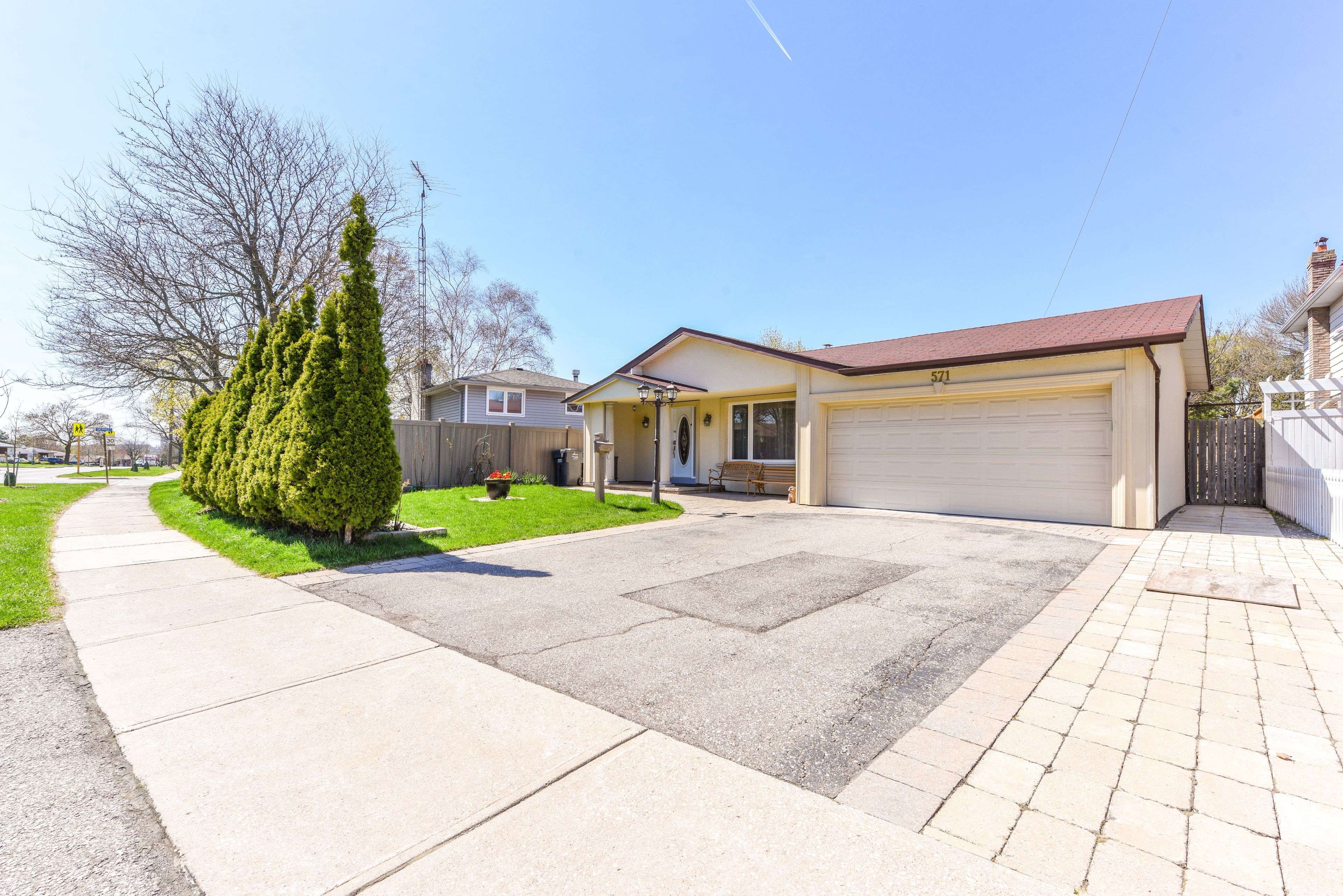 571 Silver Creek BLVD, Mississauga, ON L5A 2B6