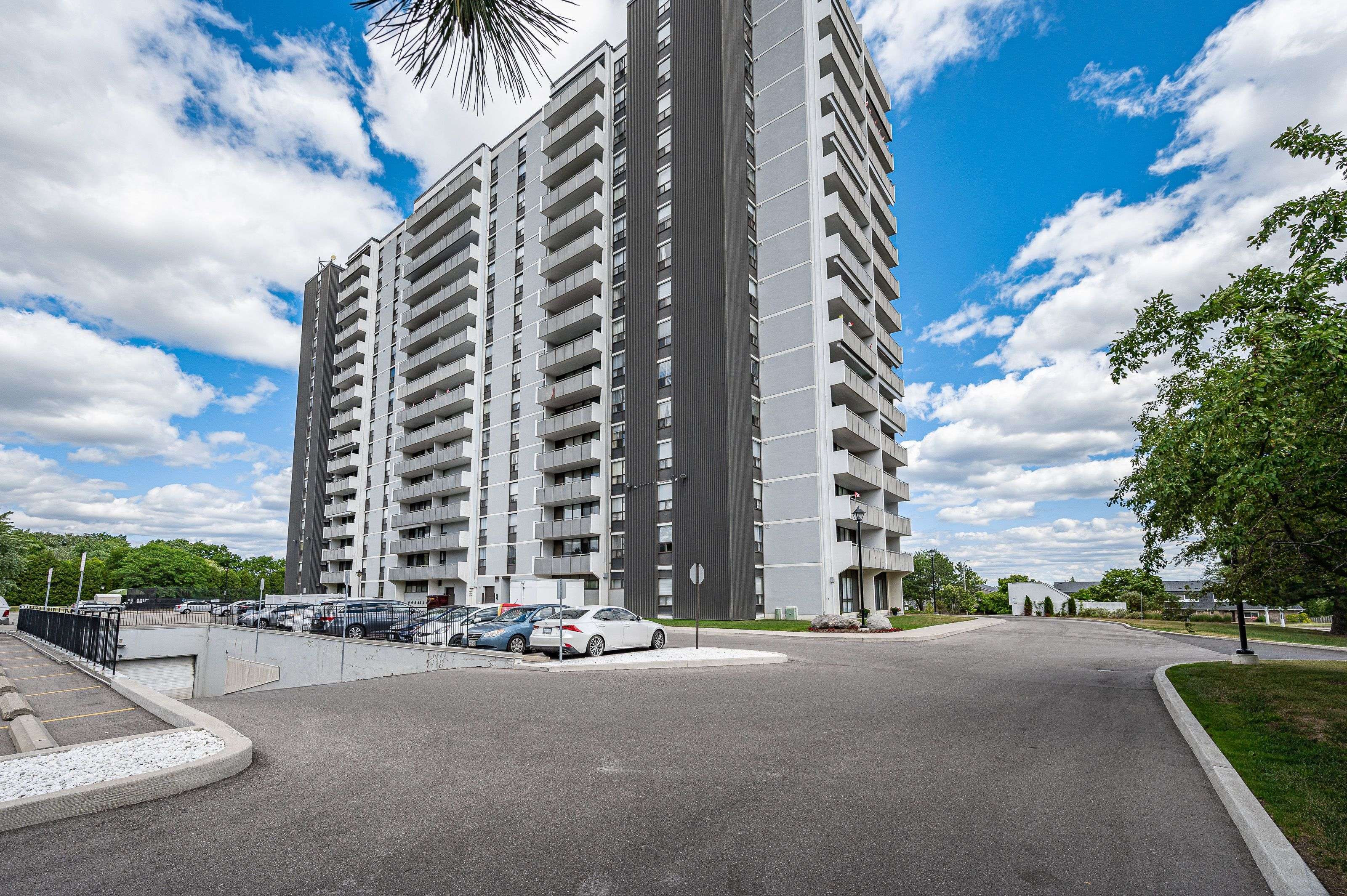 2055 Upper Middle RD #1605, Burlington, ON L7P 3P4