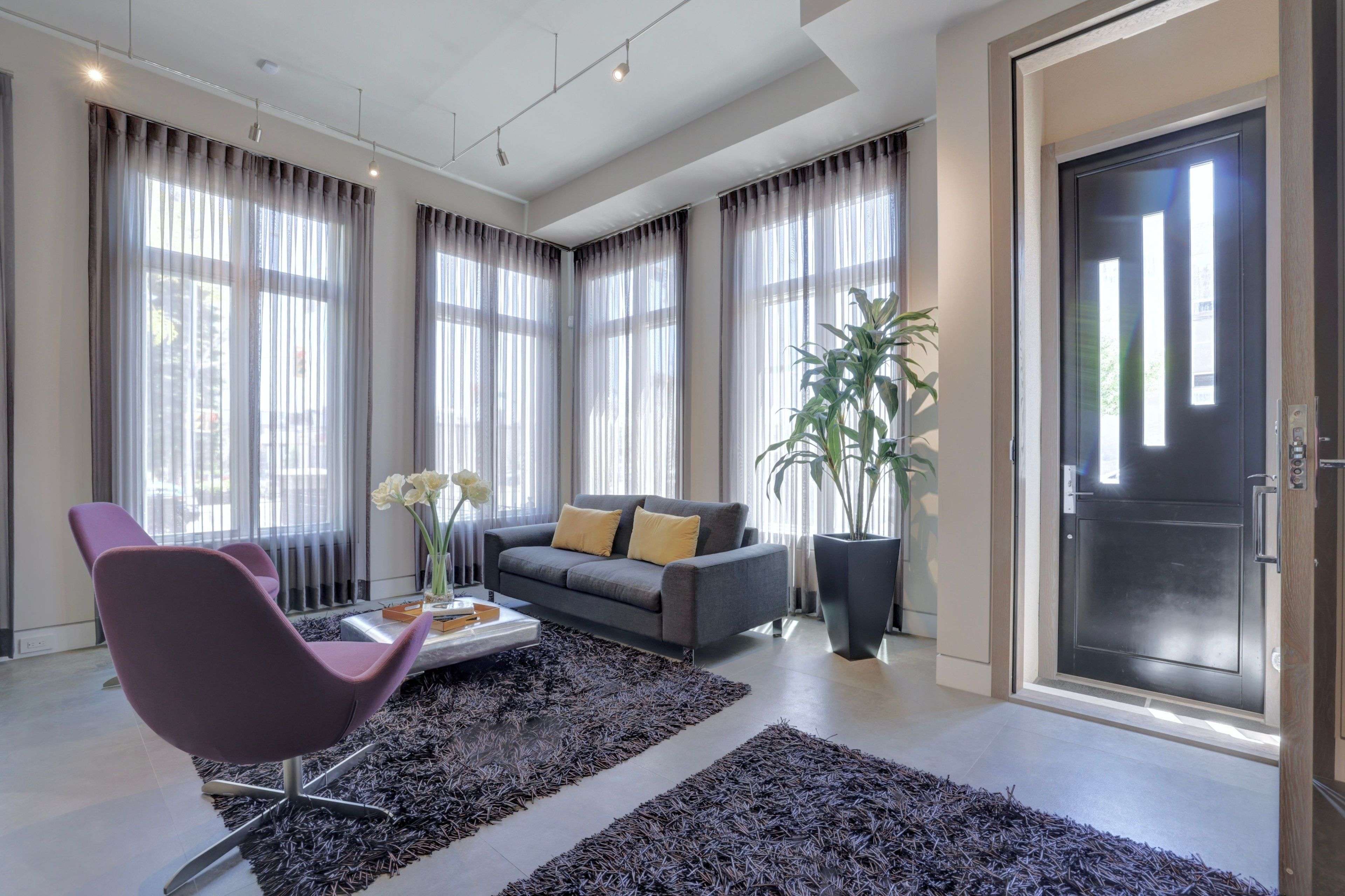 125 George ST, Oakville, ON L6J 3B9