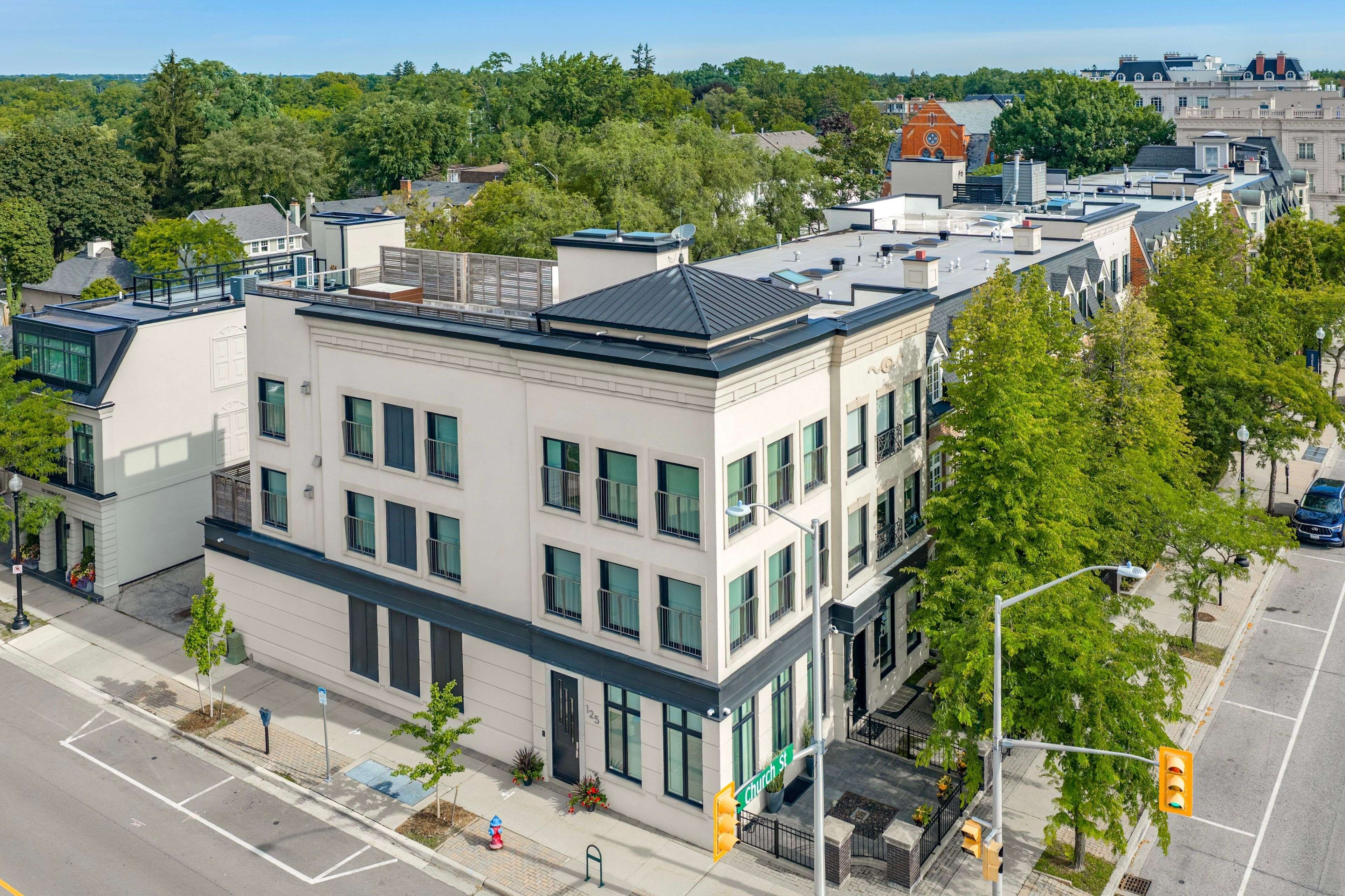 125 George ST, Oakville, ON L6J 3B9