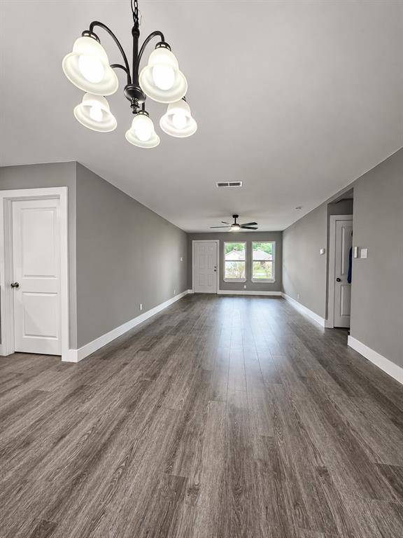 106 N 4th Street, Crandall, TX 75114