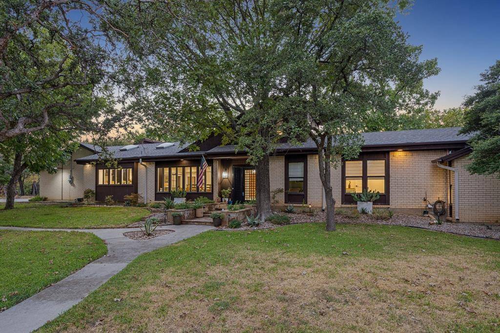 721 Verna Trail N, Fort Worth, TX 76108