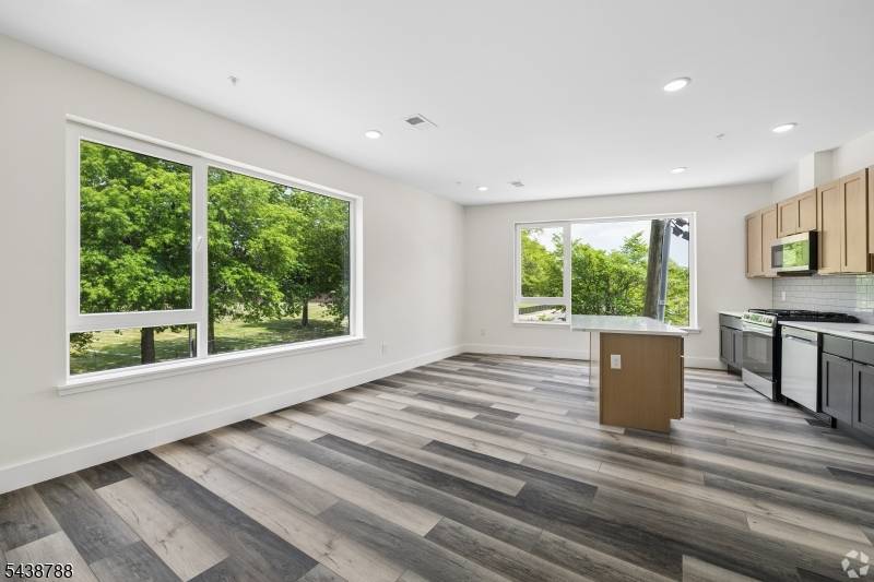 448 - 452 S Orange Ave #402, Newark City, NJ 07103