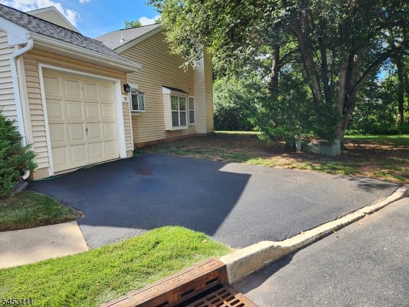 91 Stonehedge Ct #91, Franklin Twp., NJ 08873