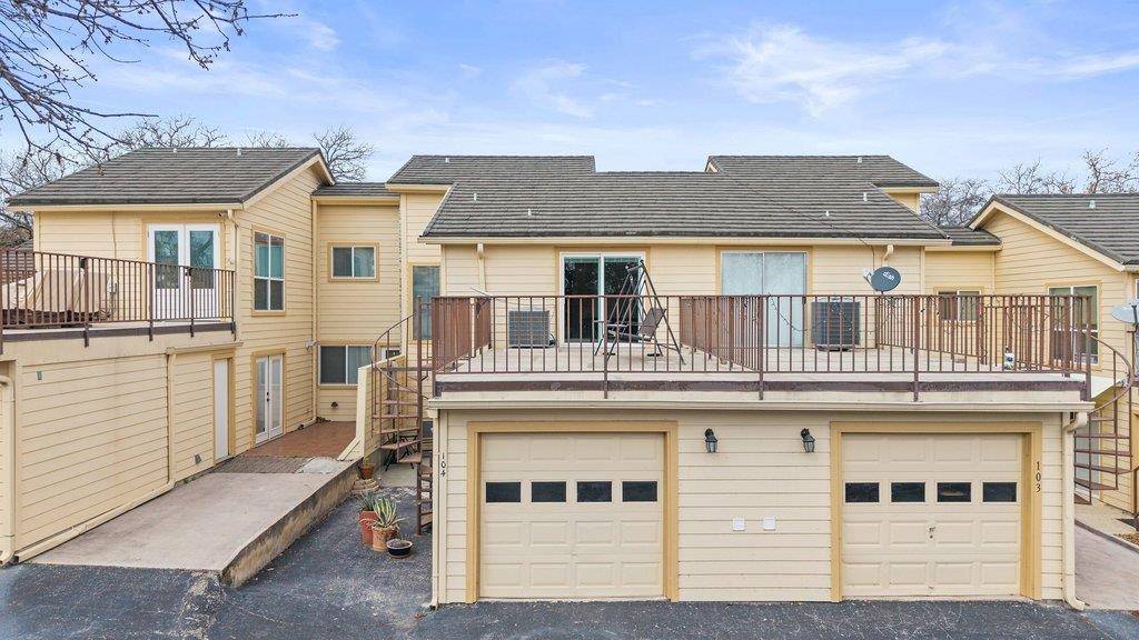 1201 Hi Stirrup #104, Horseshoe Bay, TX 78657