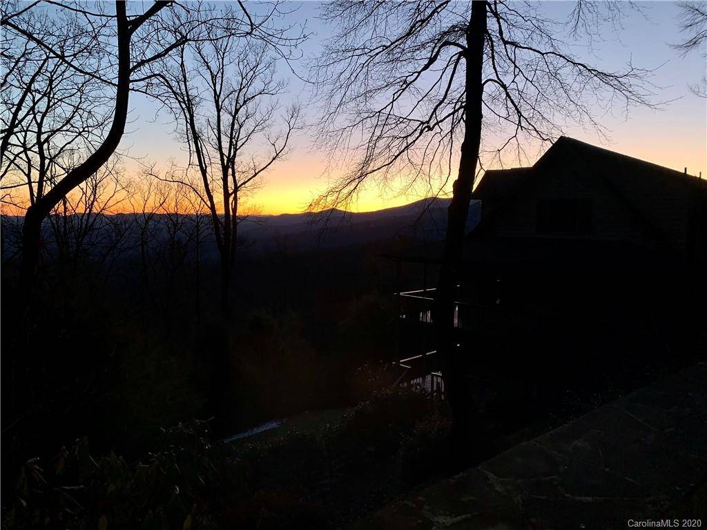 815 Dogwood LN, Blowing Rock, NC 28605