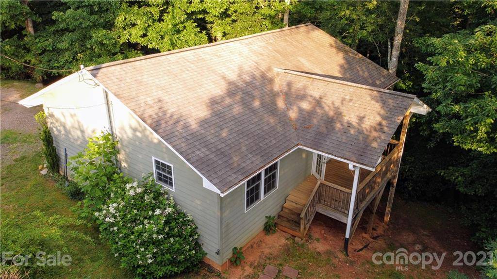 748 Rogers RD, Franklin, NC 28734