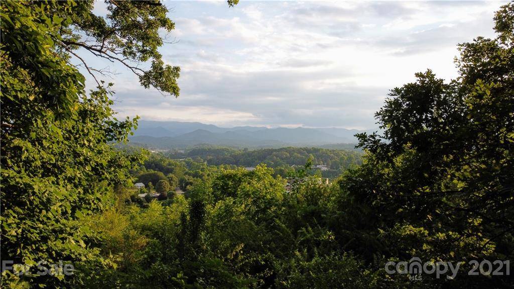 748 Rogers RD, Franklin, NC 28734
