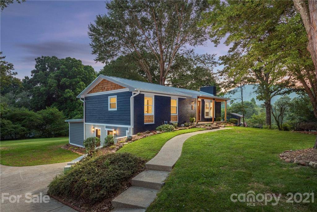 32 Clovernook DR, Arden, NC 28704