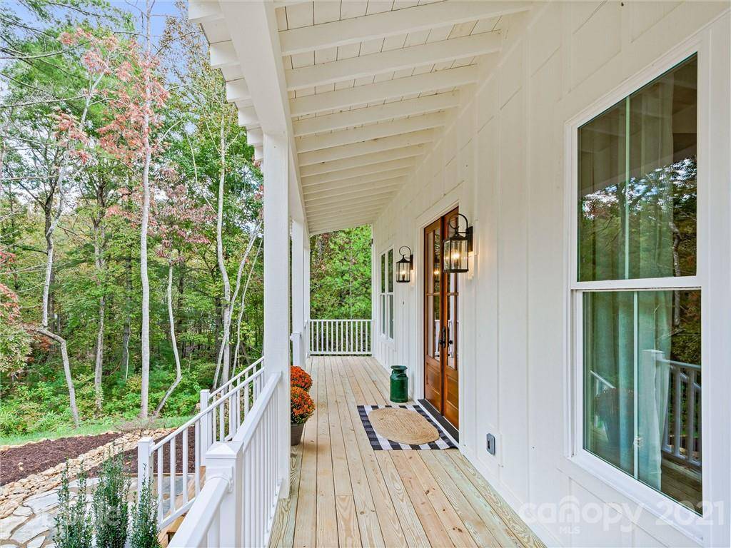 48 Sedgewood CT, Fairview, NC 28730