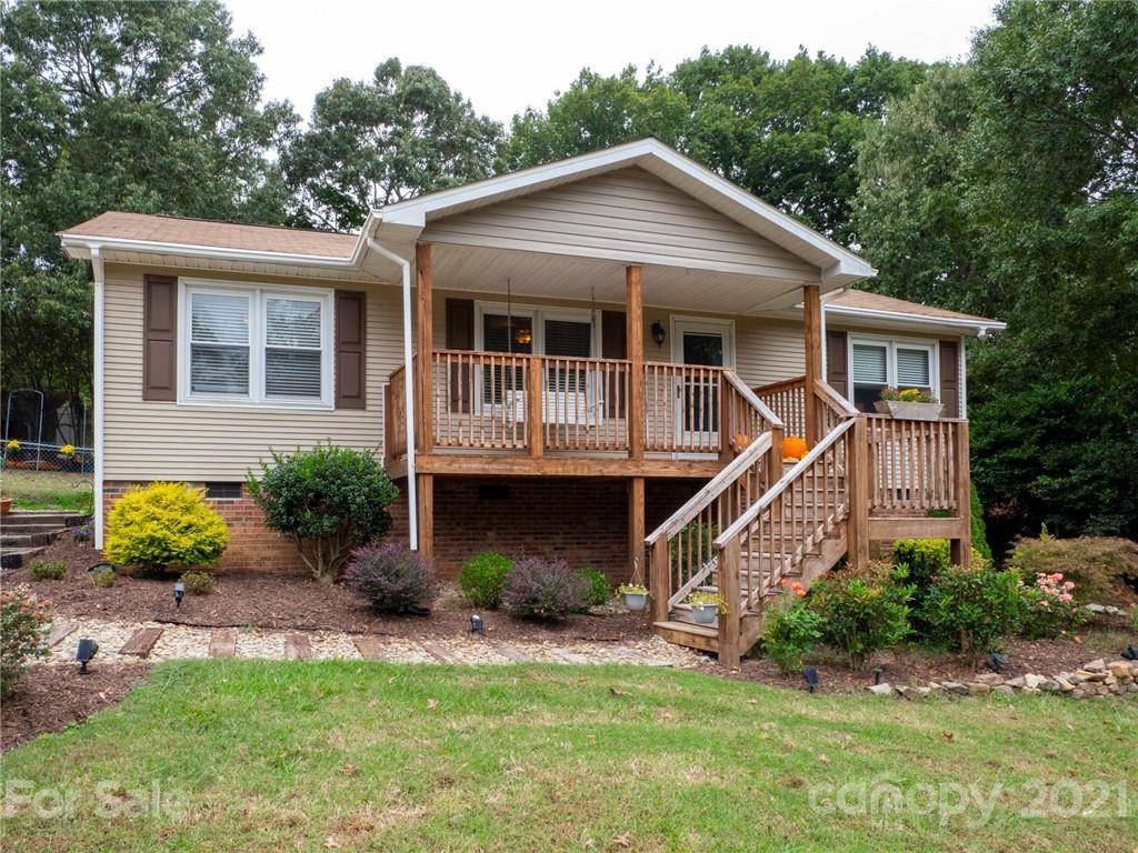 3729 Wonderland DR, Matthews, NC 28104