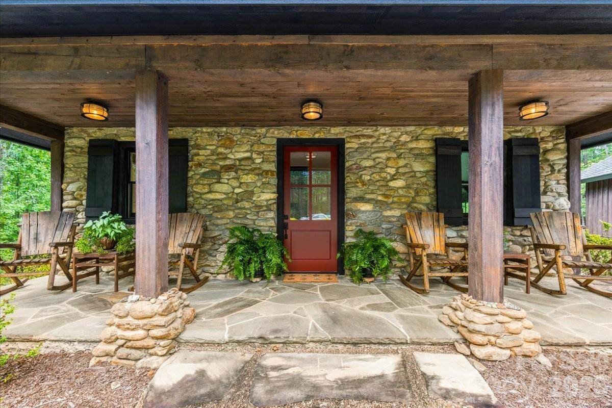 2004 Fergusons Folly DR, Nebo, NC 28761