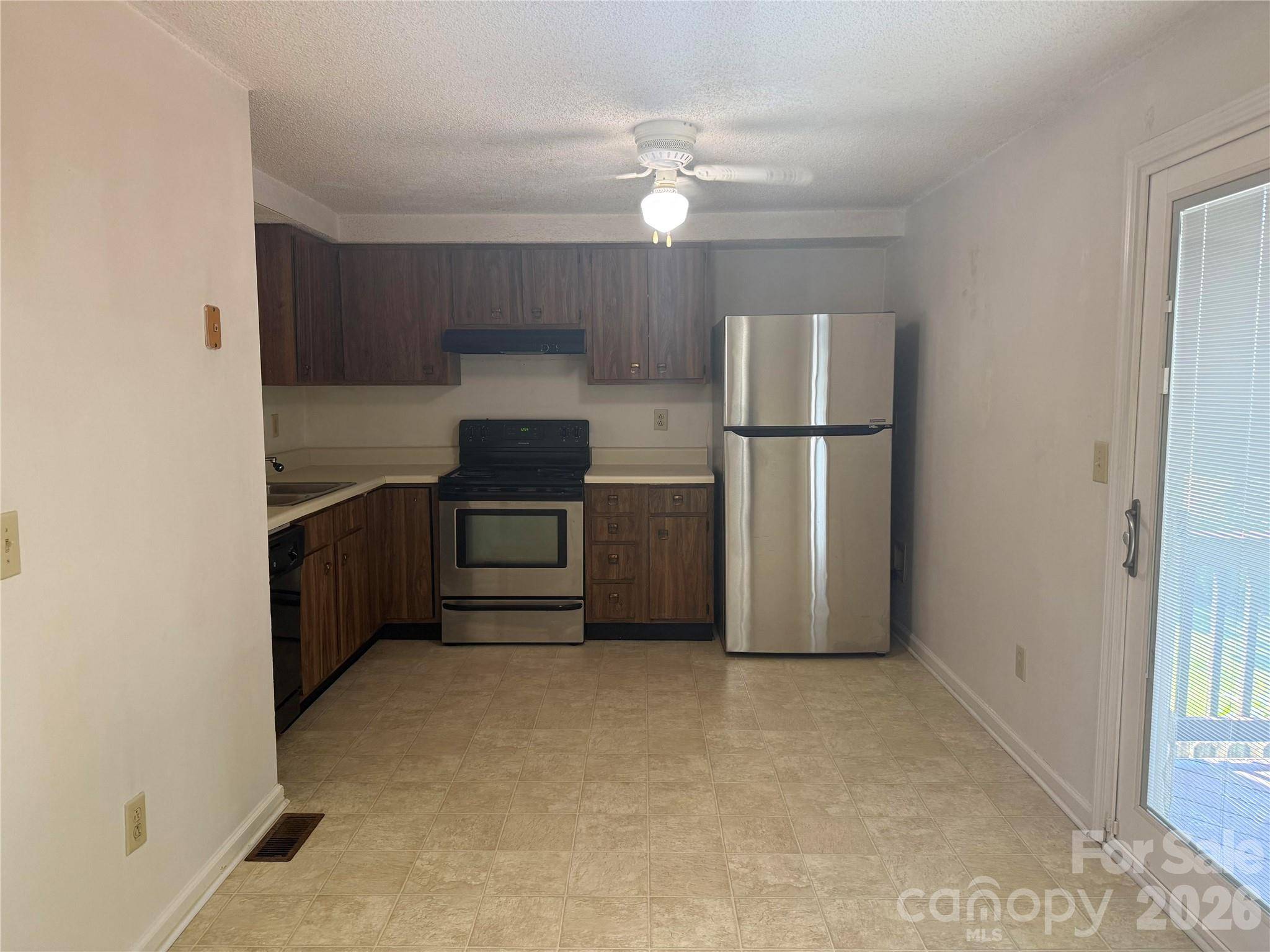 9762 Old Gate DR, Matthews, NC 28105
