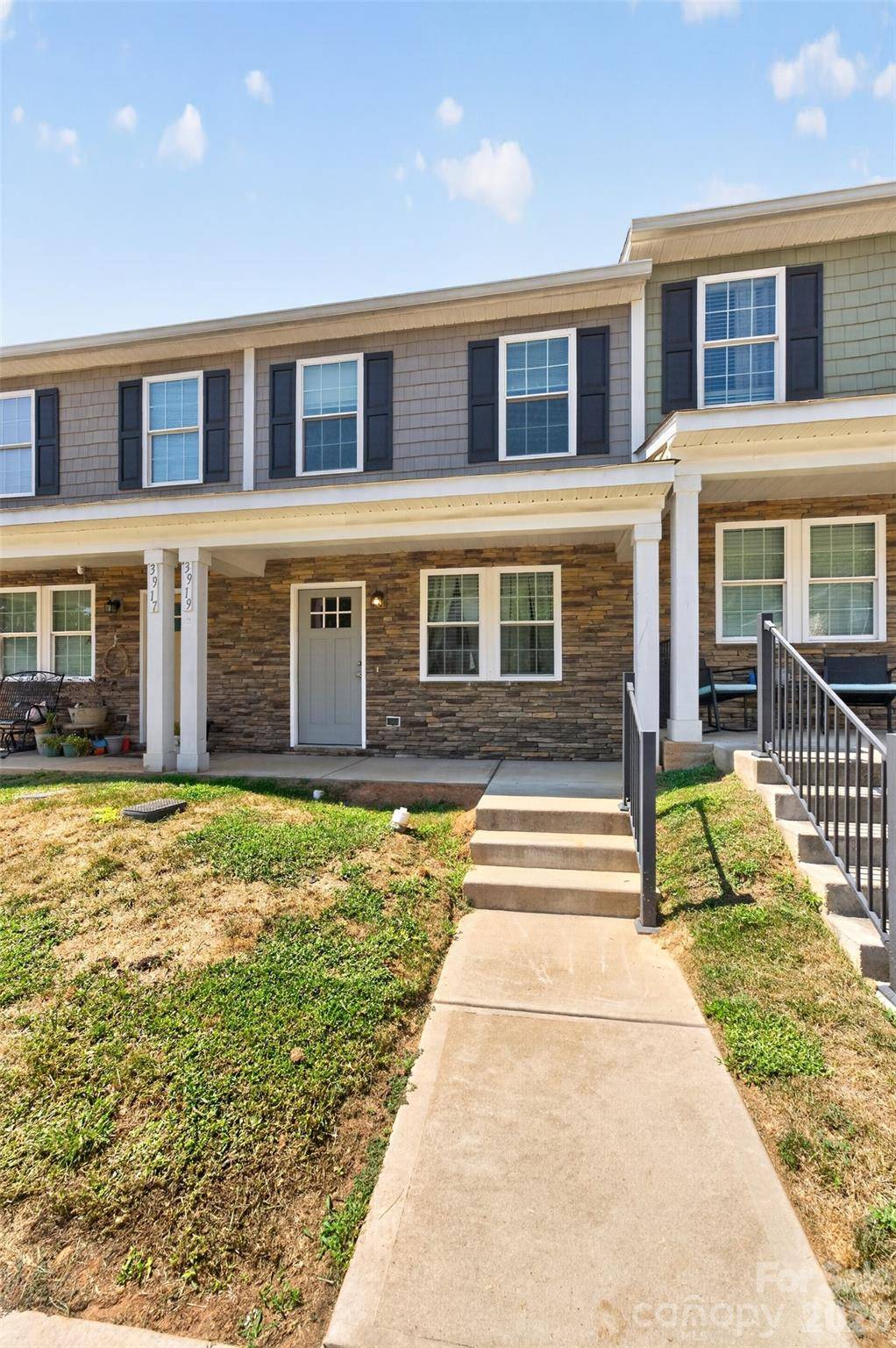 3919 Hemingway DR NW, Hickory, NC 28601
