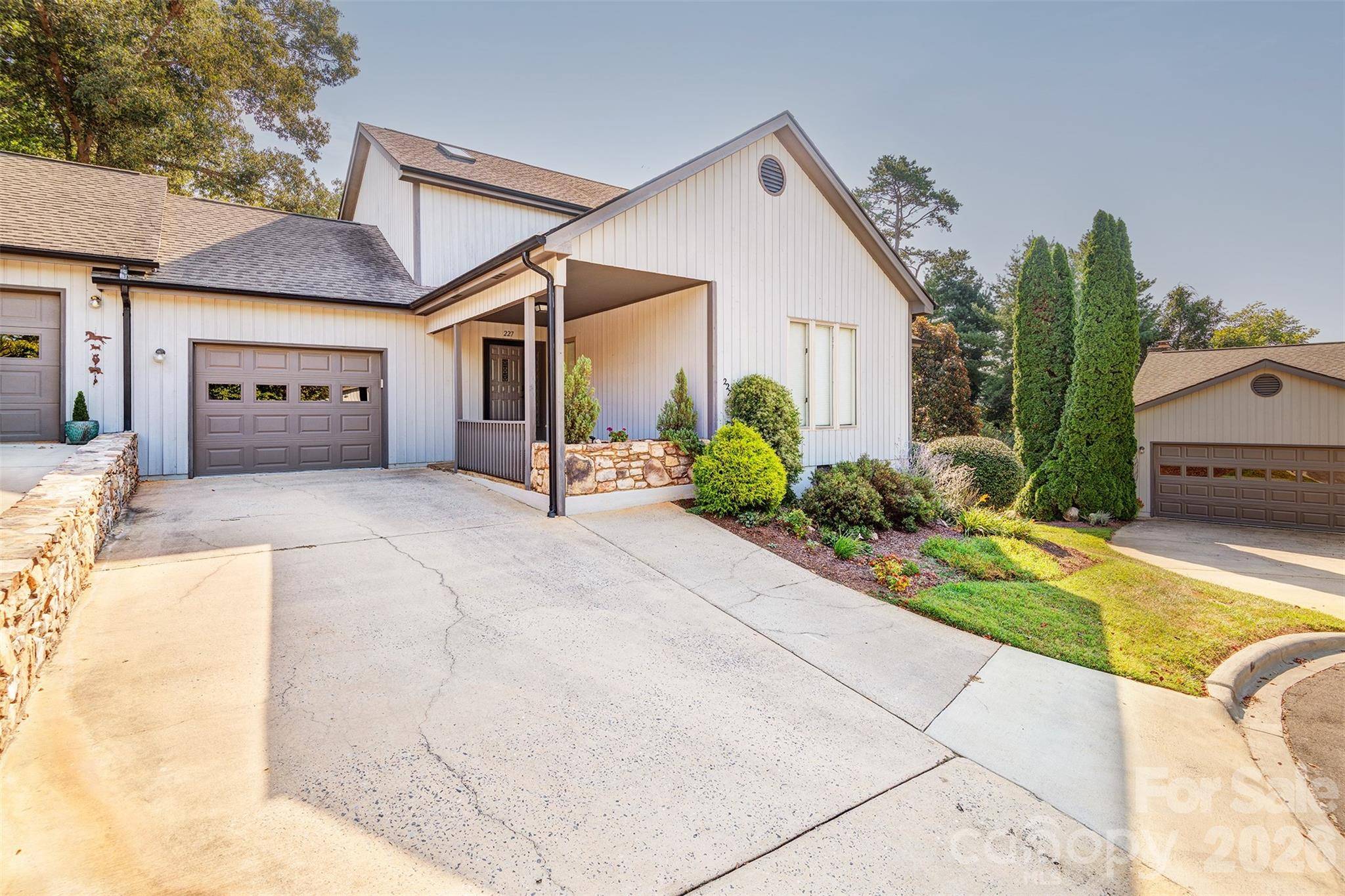 227 Kyfields RD, Weaverville, NC 28787