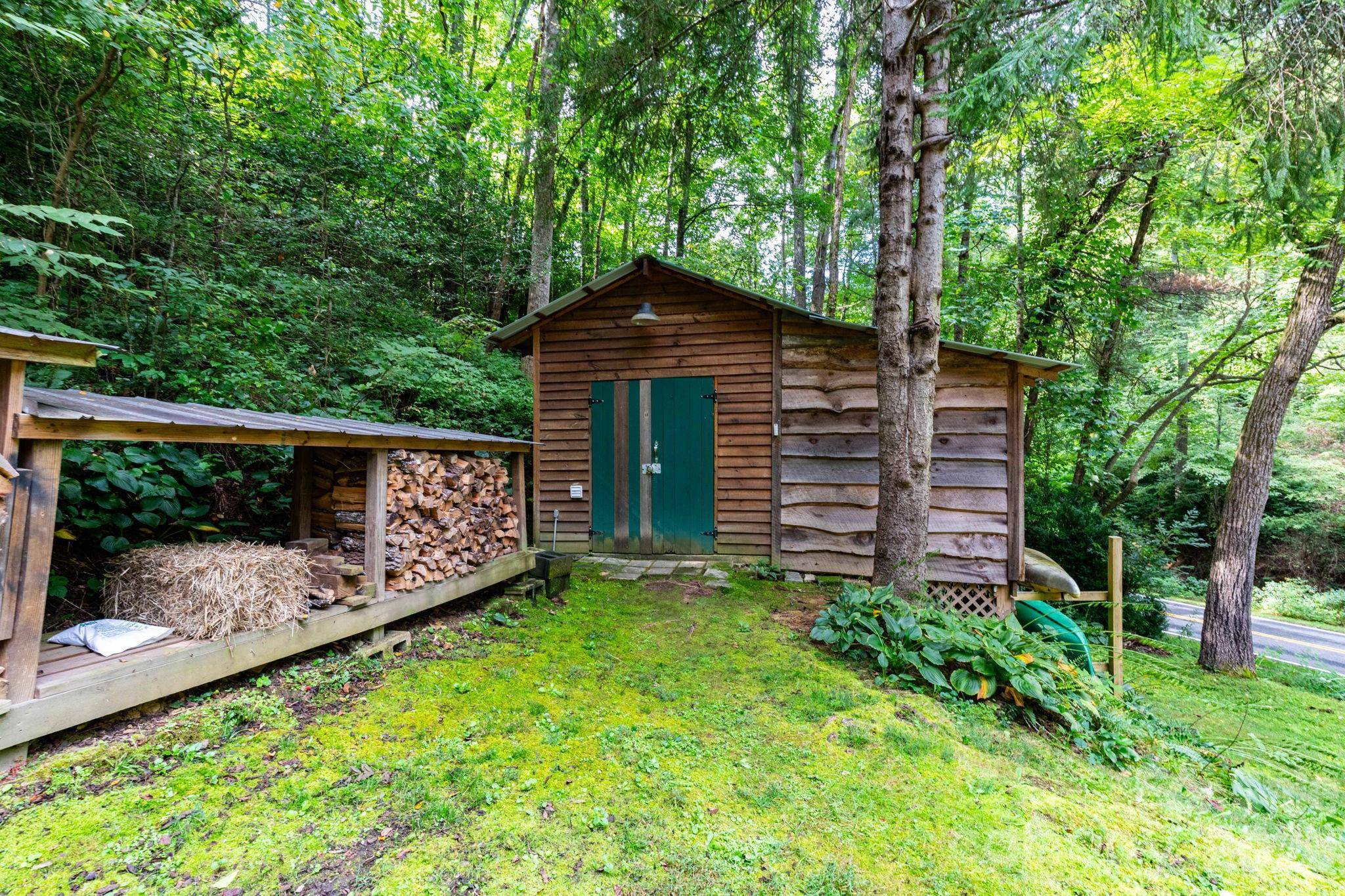 3387 Union Hill RD, Whittier, NC 28789