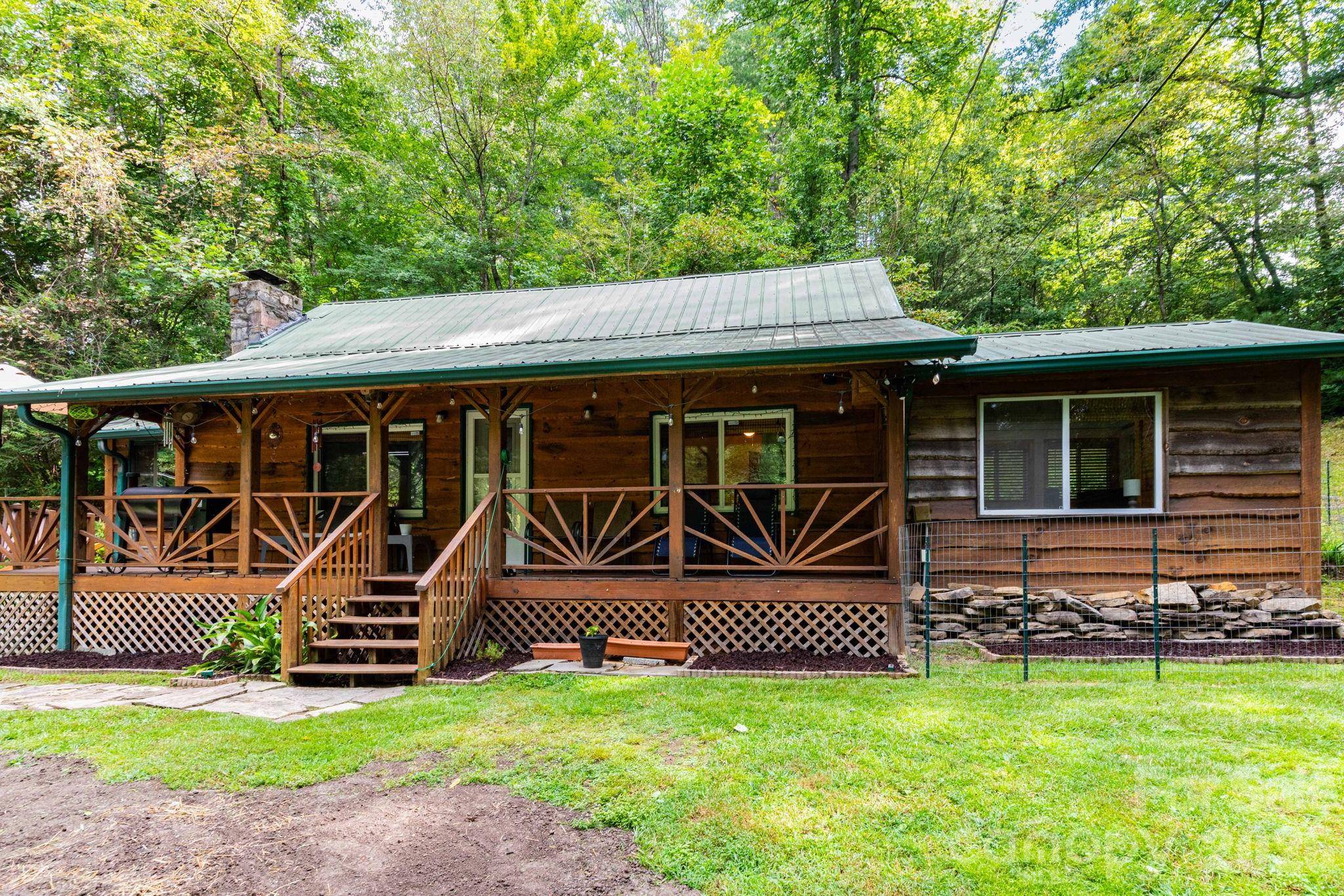 3387 Union Hill RD, Whittier, NC 28789