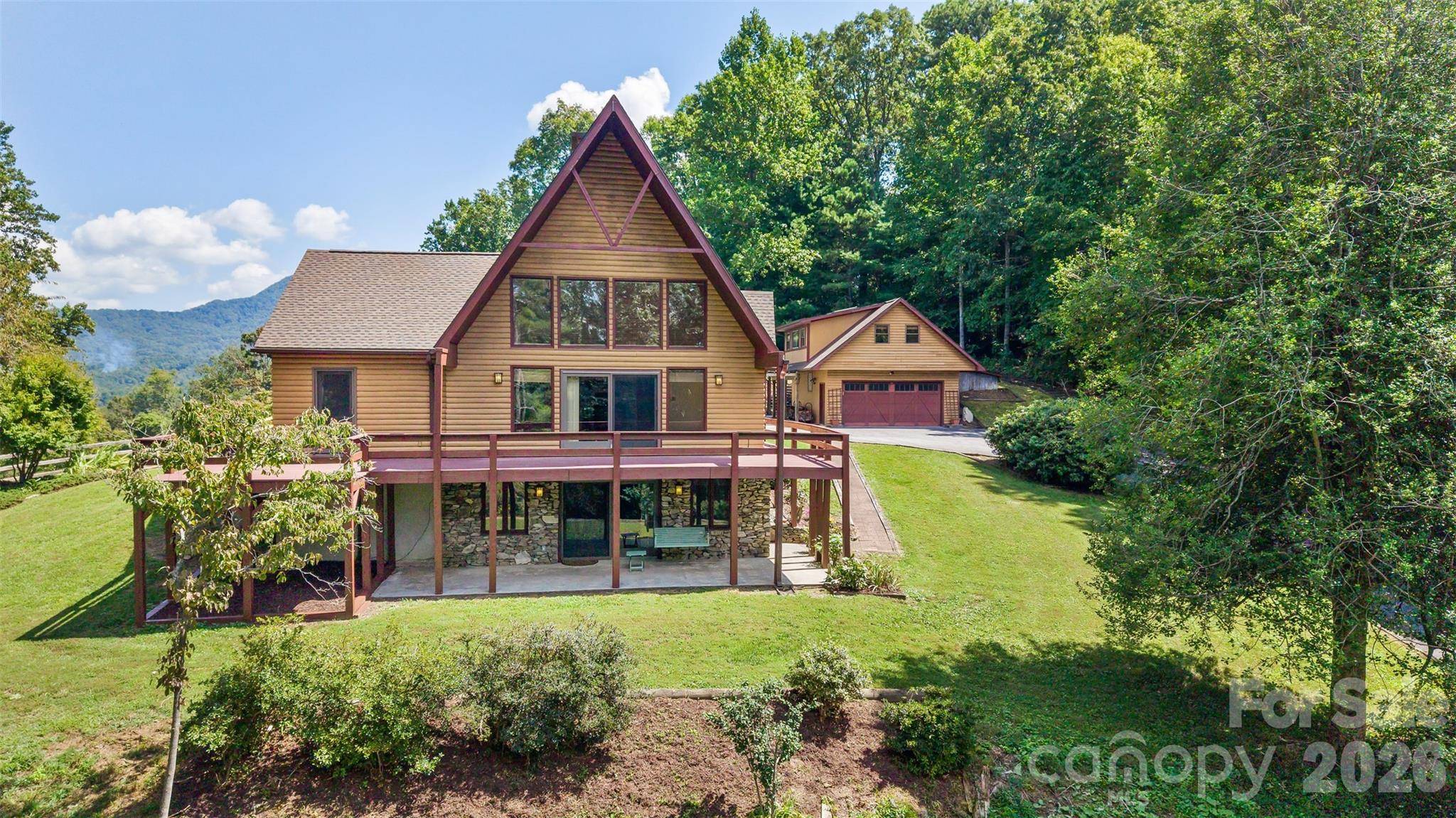 16 Spruce WAY, Fairview, NC 28730