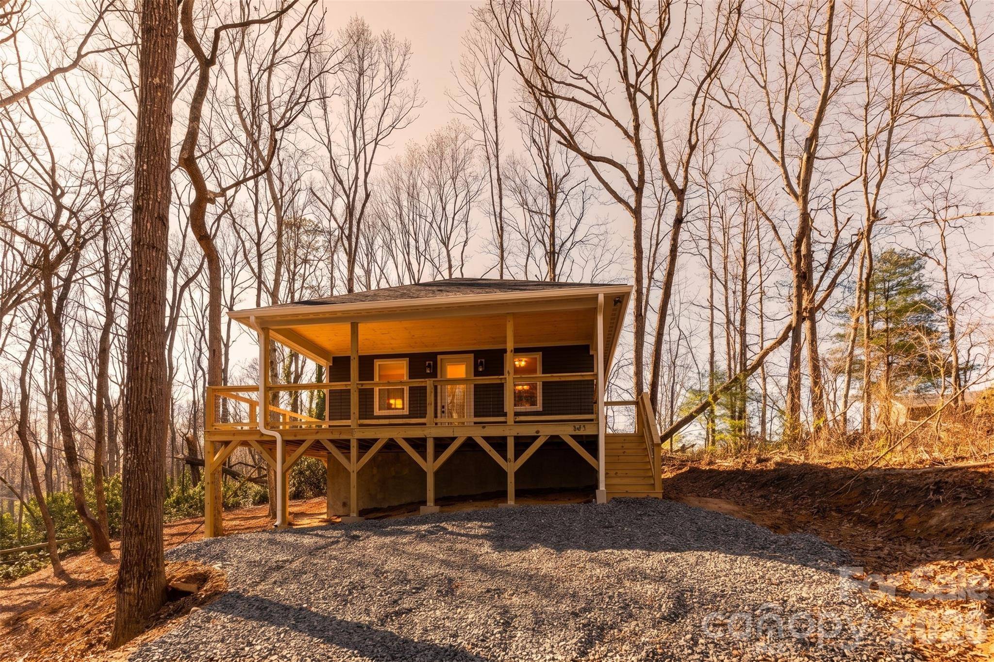137 E Arbutus TRL, Hendersonville, NC 28792