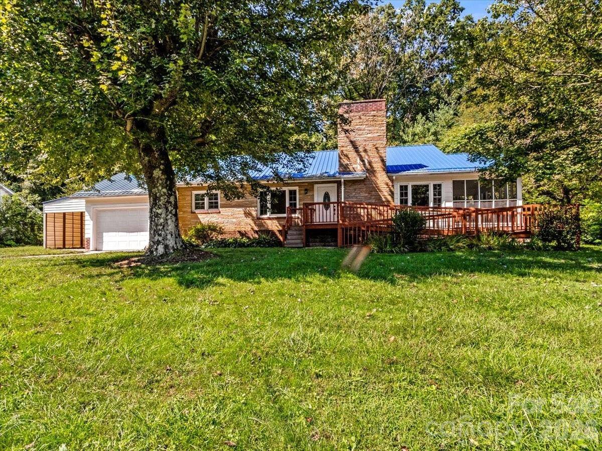 422 Altapass HWY, Spruce Pine, NC 28777