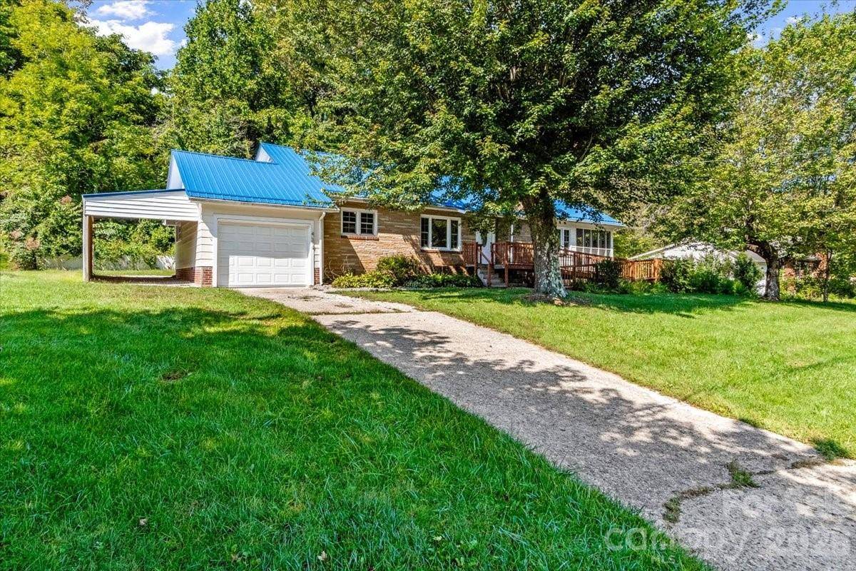 422 Altapass HWY, Spruce Pine, NC 28777
