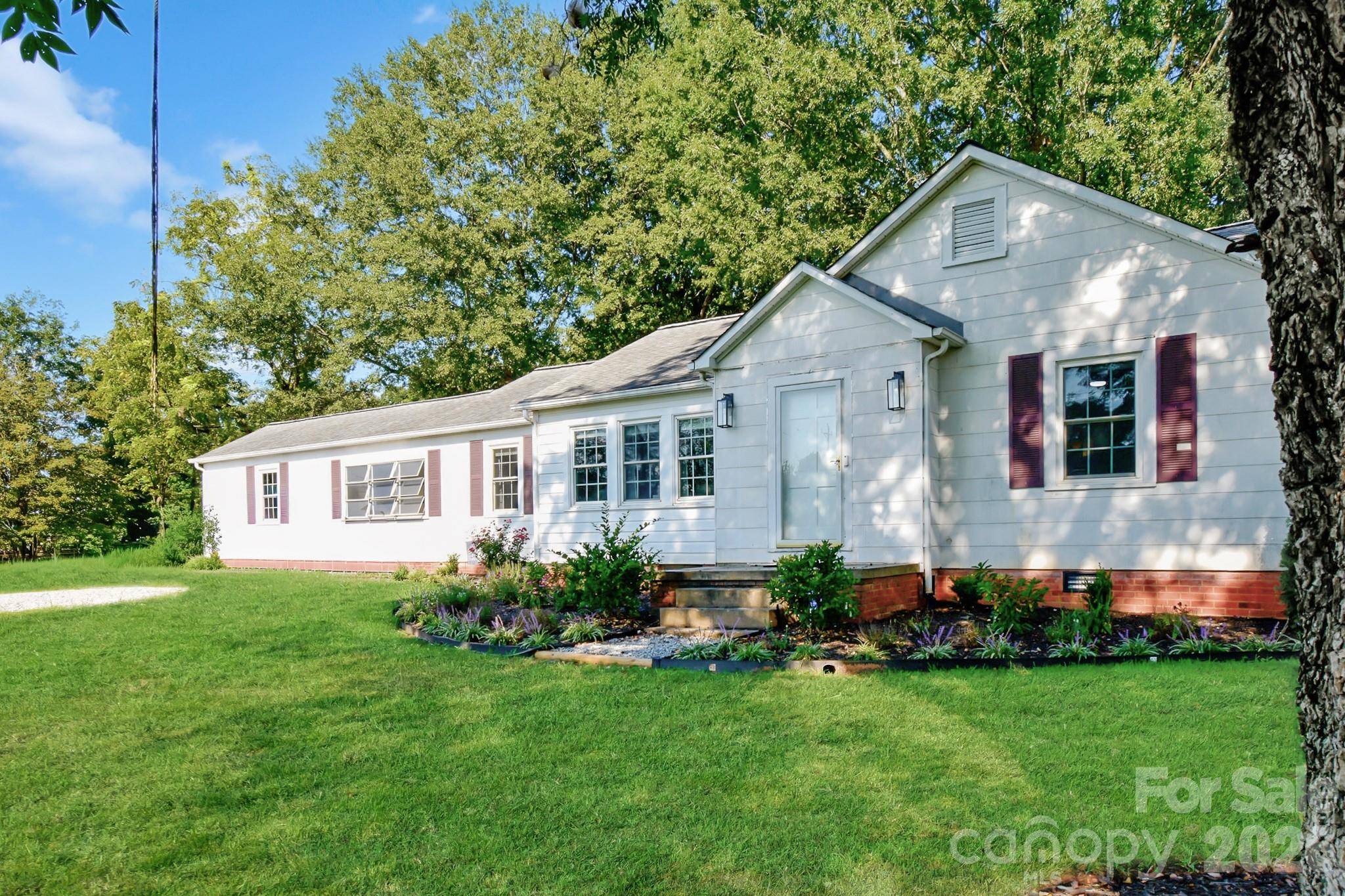 541 Perry RD, Troutman, NC 28166