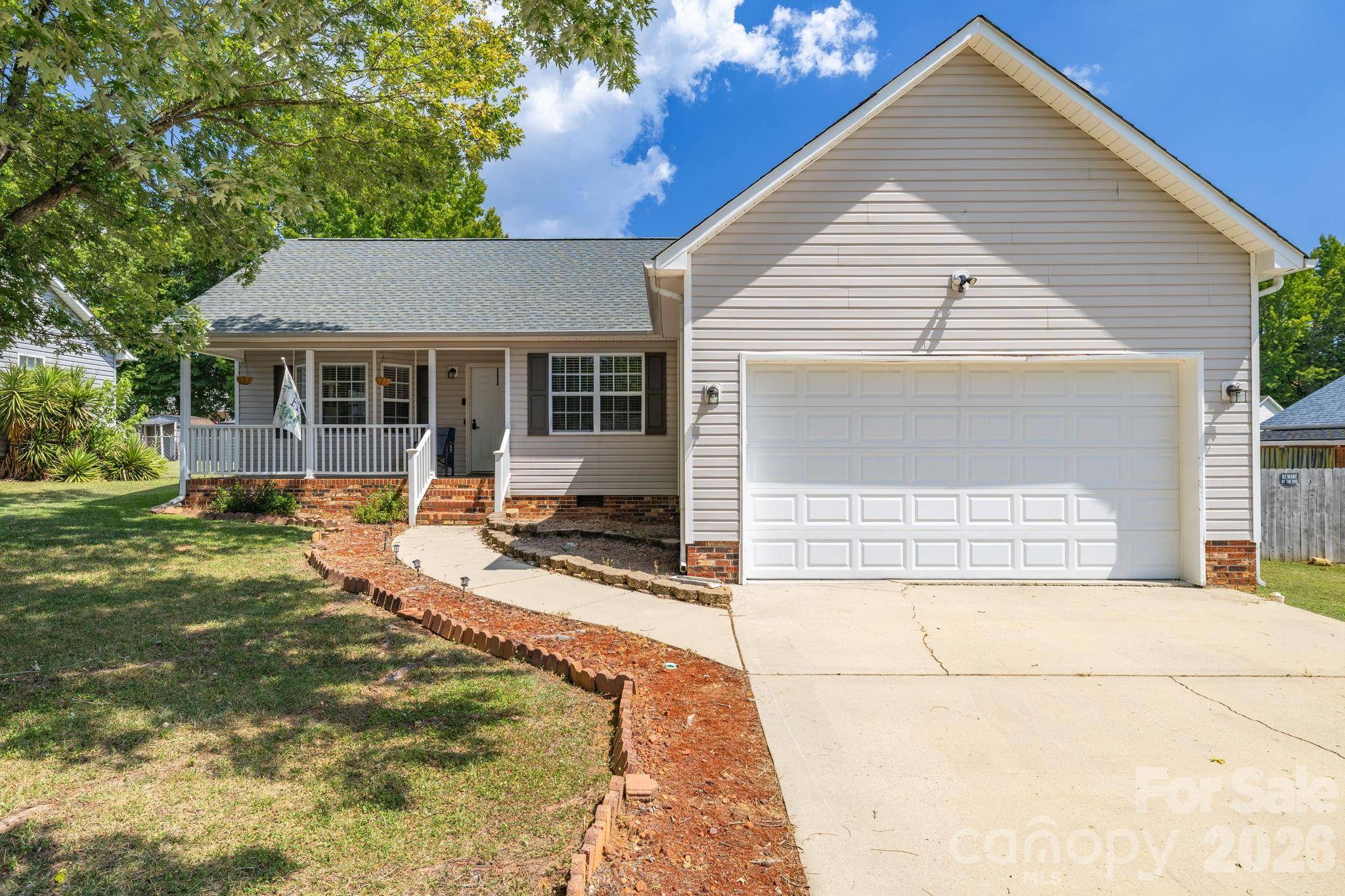 21 Oak Meadow LN, Thomasville, NC 27360