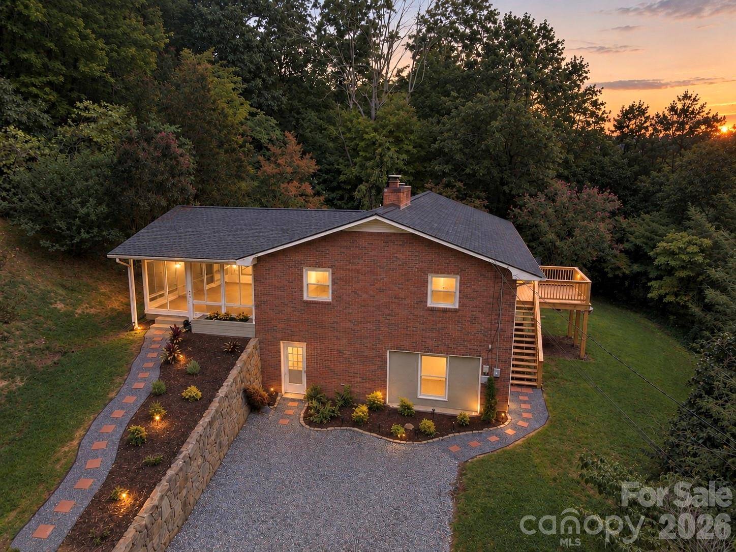 37 Guffey Mountain RD, Fairview, NC 28730