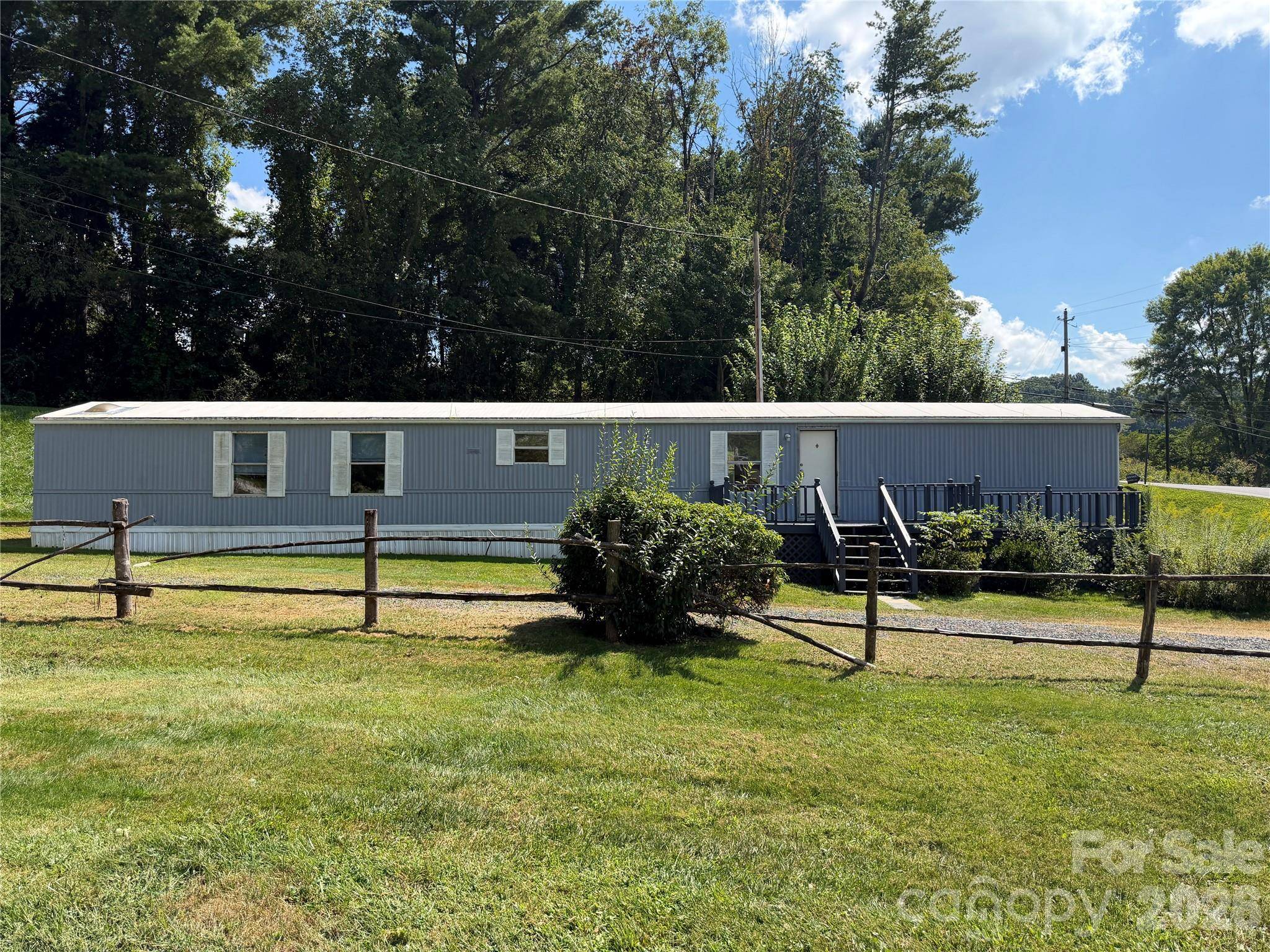 18 Wheeler Hills RD, Burnsville, NC 28714