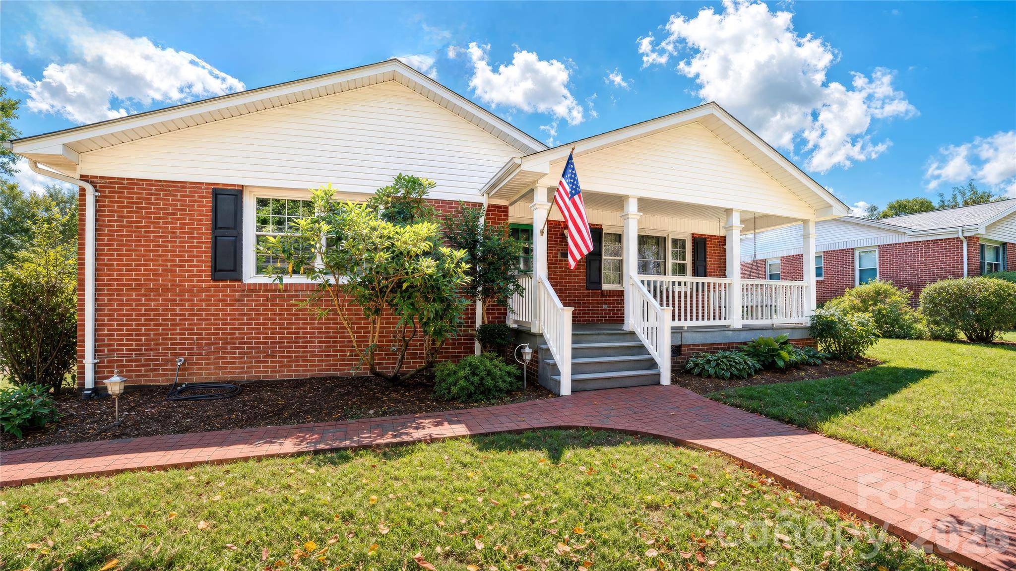115 N Chestnut ST, Morganton, NC 28655