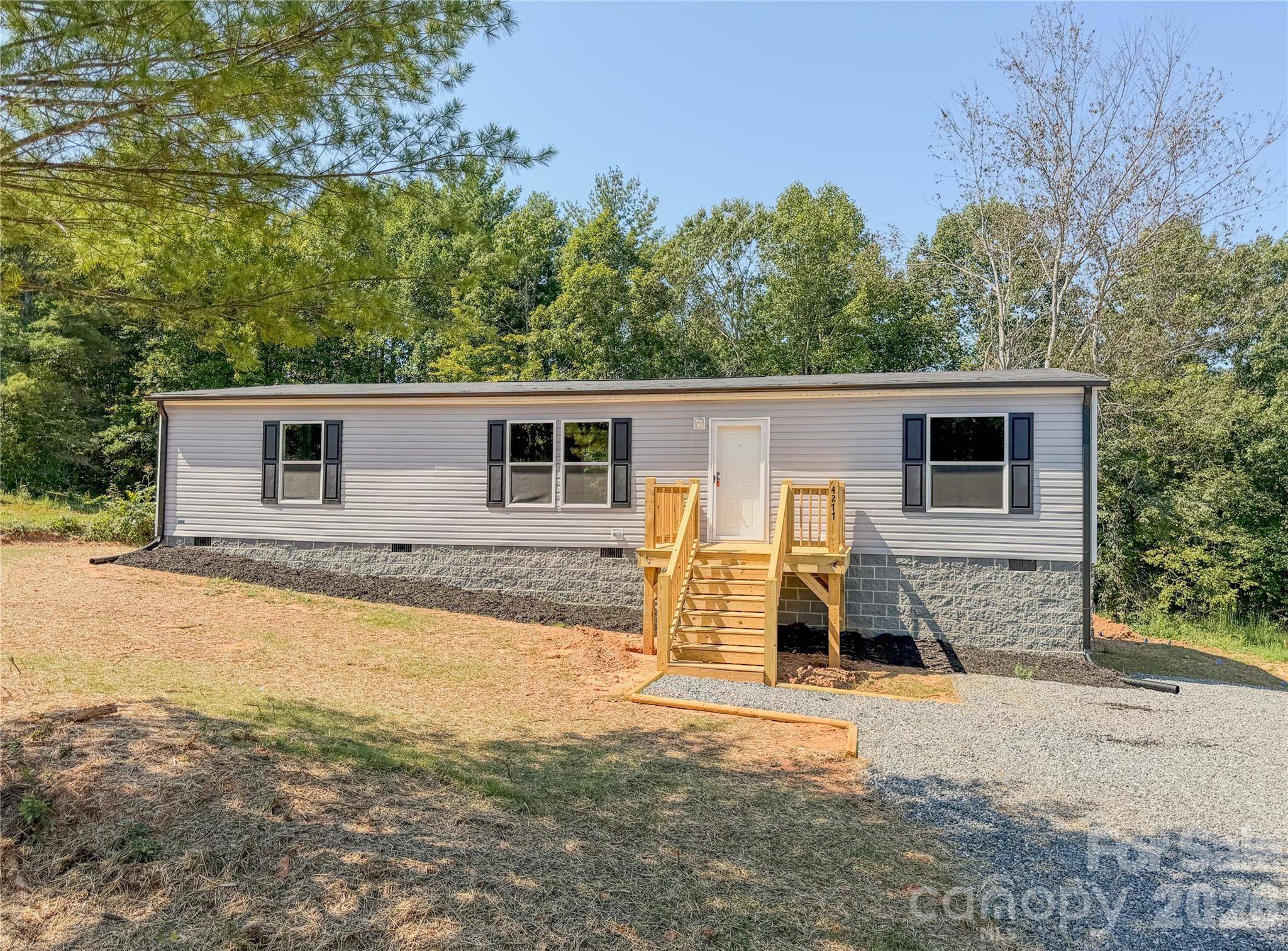 4277 Chinquapin CIR, Lenoir, NC 28645