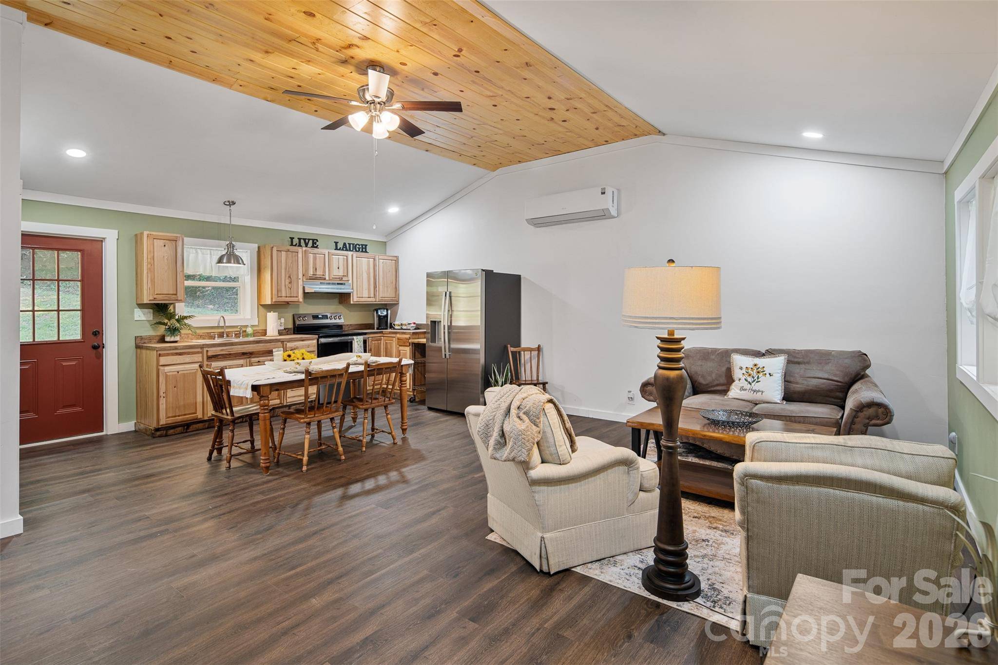 190 Hummingbird LN, Fleetwood, NC 28626