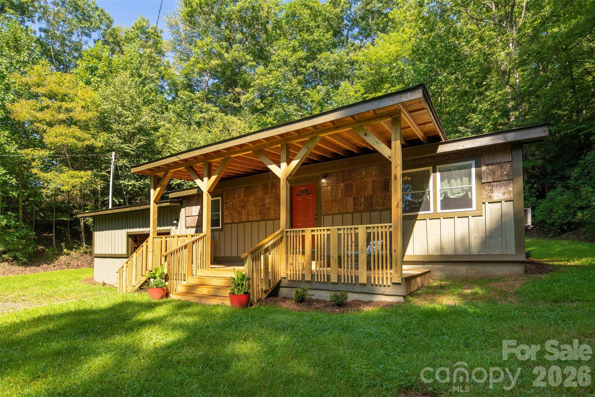 190 Hummingbird LN, Fleetwood, NC 28626