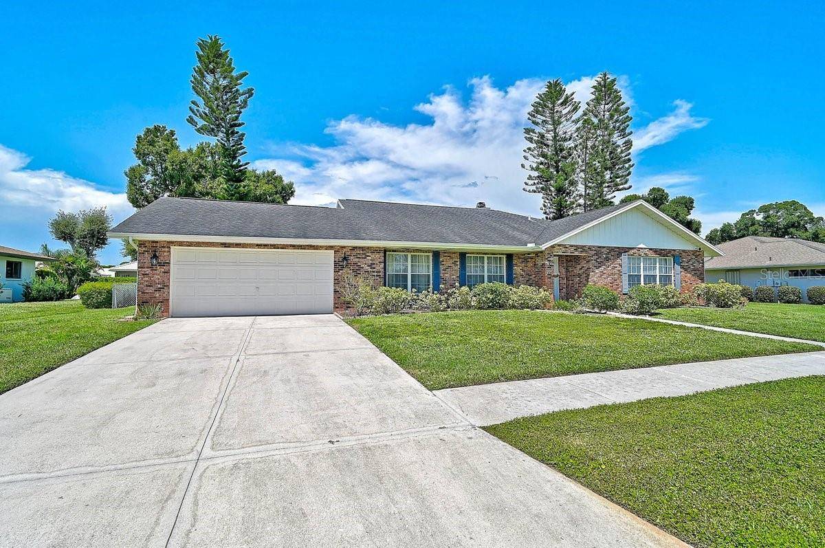 1113 DERIAN PL, Nokomis, FL 34275
