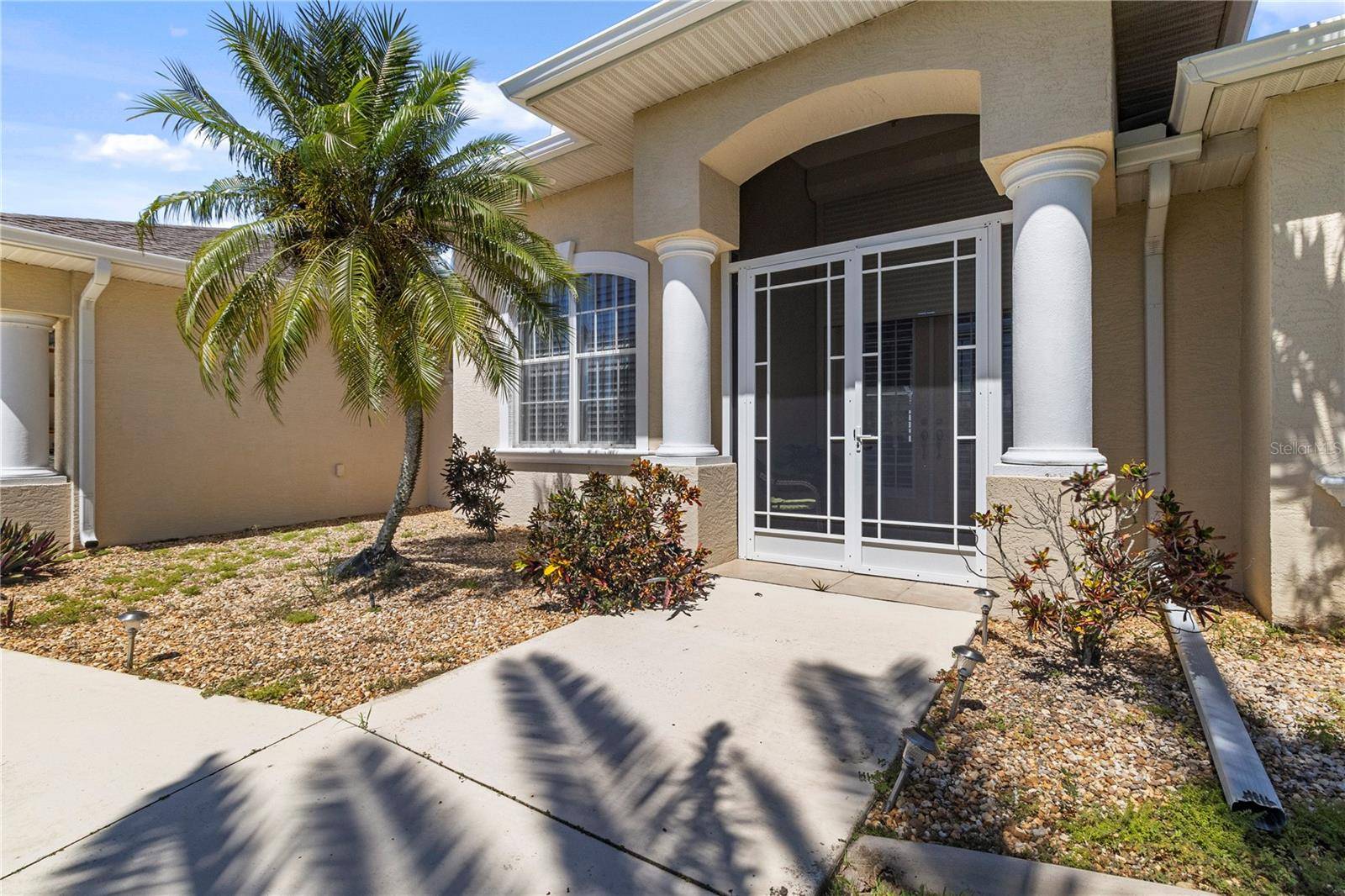 40 CLUBHOUSE CT, Rotonda West, FL 33947