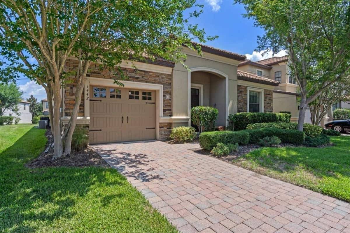 1442 MOON VALLEY DR, Davenport, FL 33896