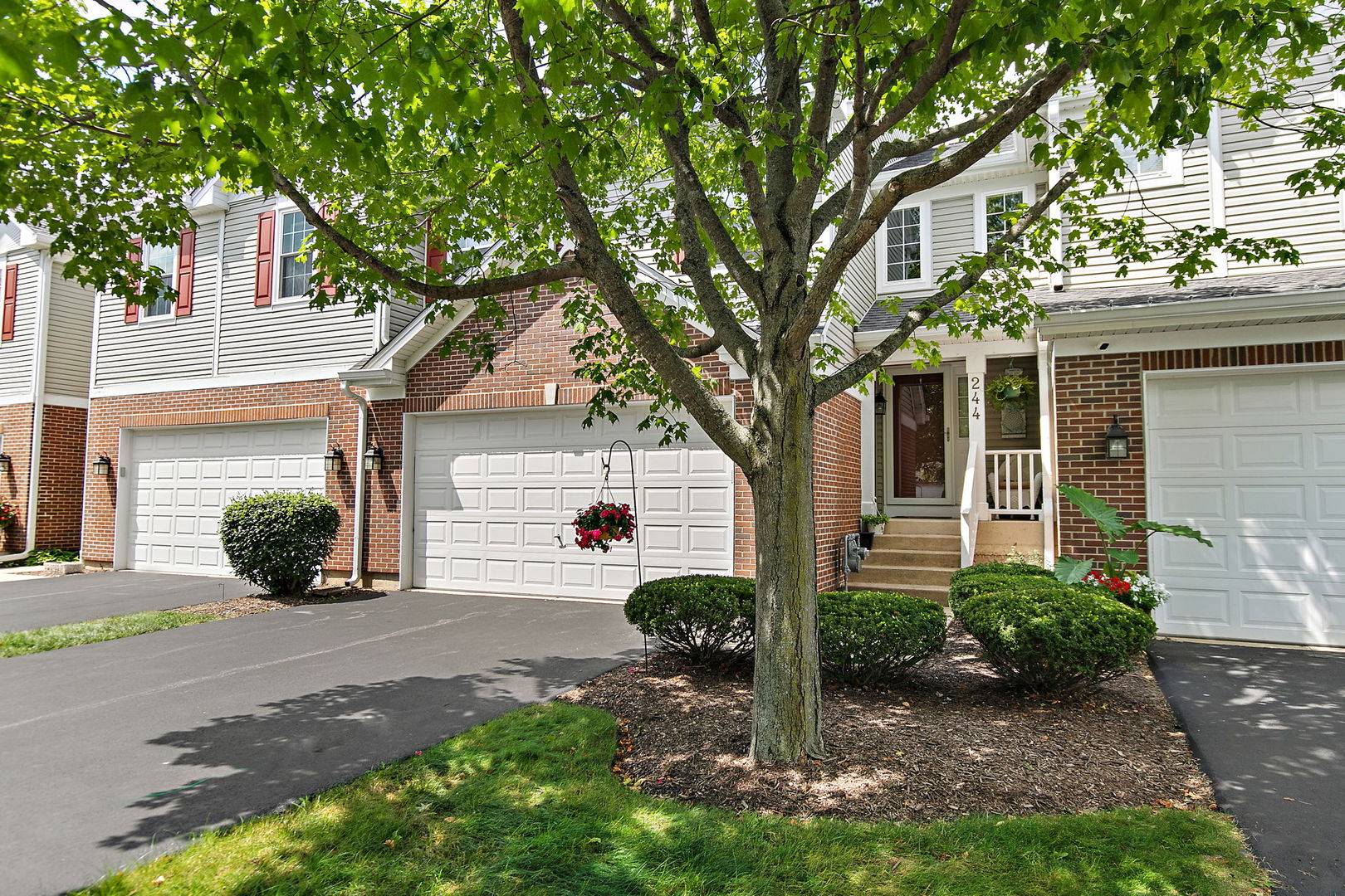 244 Lineas LN #244, Geneva, IL 60134