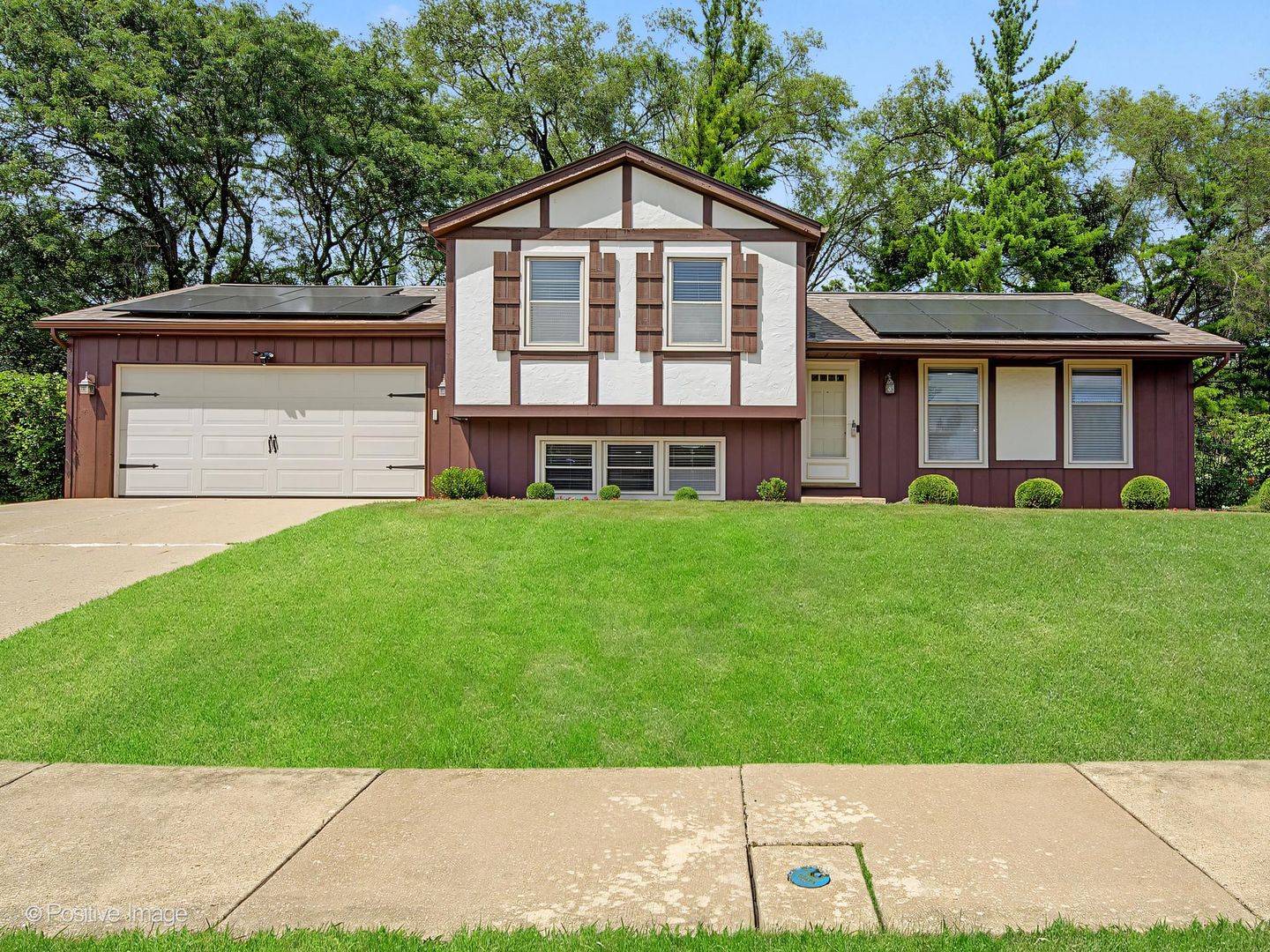 800 Marston AVE NE, Glen Ellyn, IL 60137
