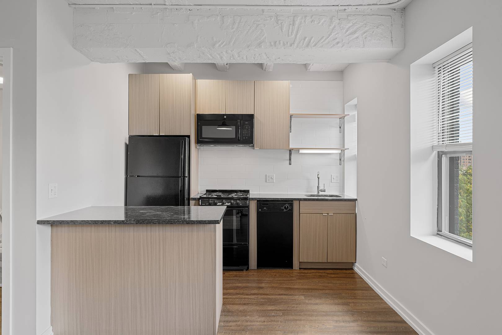 5718 N Winthrop AVE #702, Chicago, IL 60660