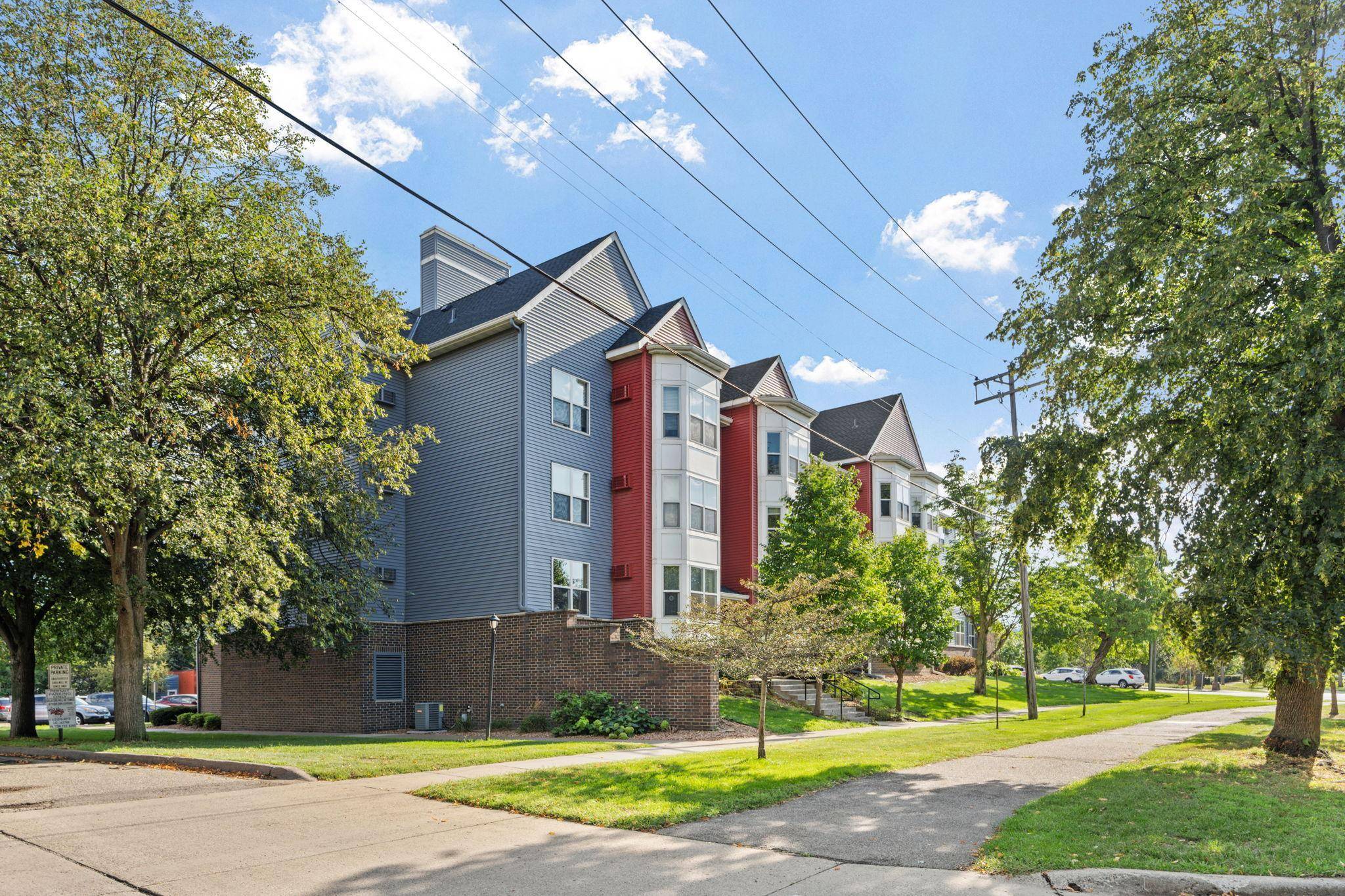 720 3rd AVE NE #325, Minneapolis, MN 55413