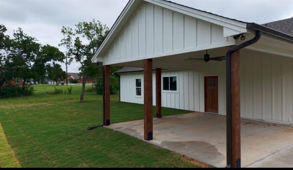 518 Strong Street, Bowie, TX 76230
