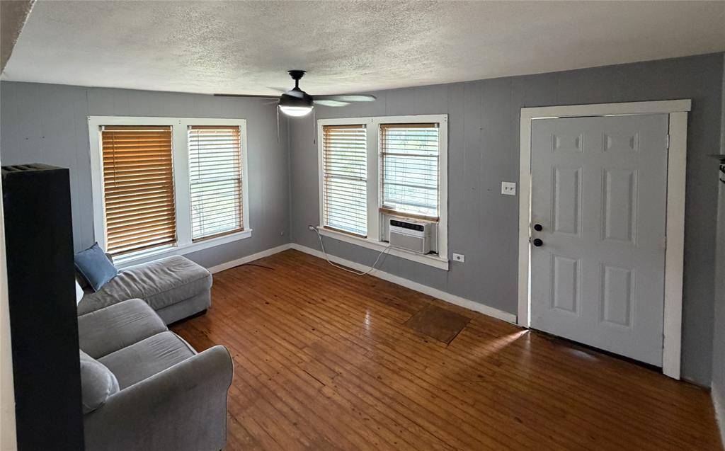267 N Katy Road, Elm Mott, TX 76640
